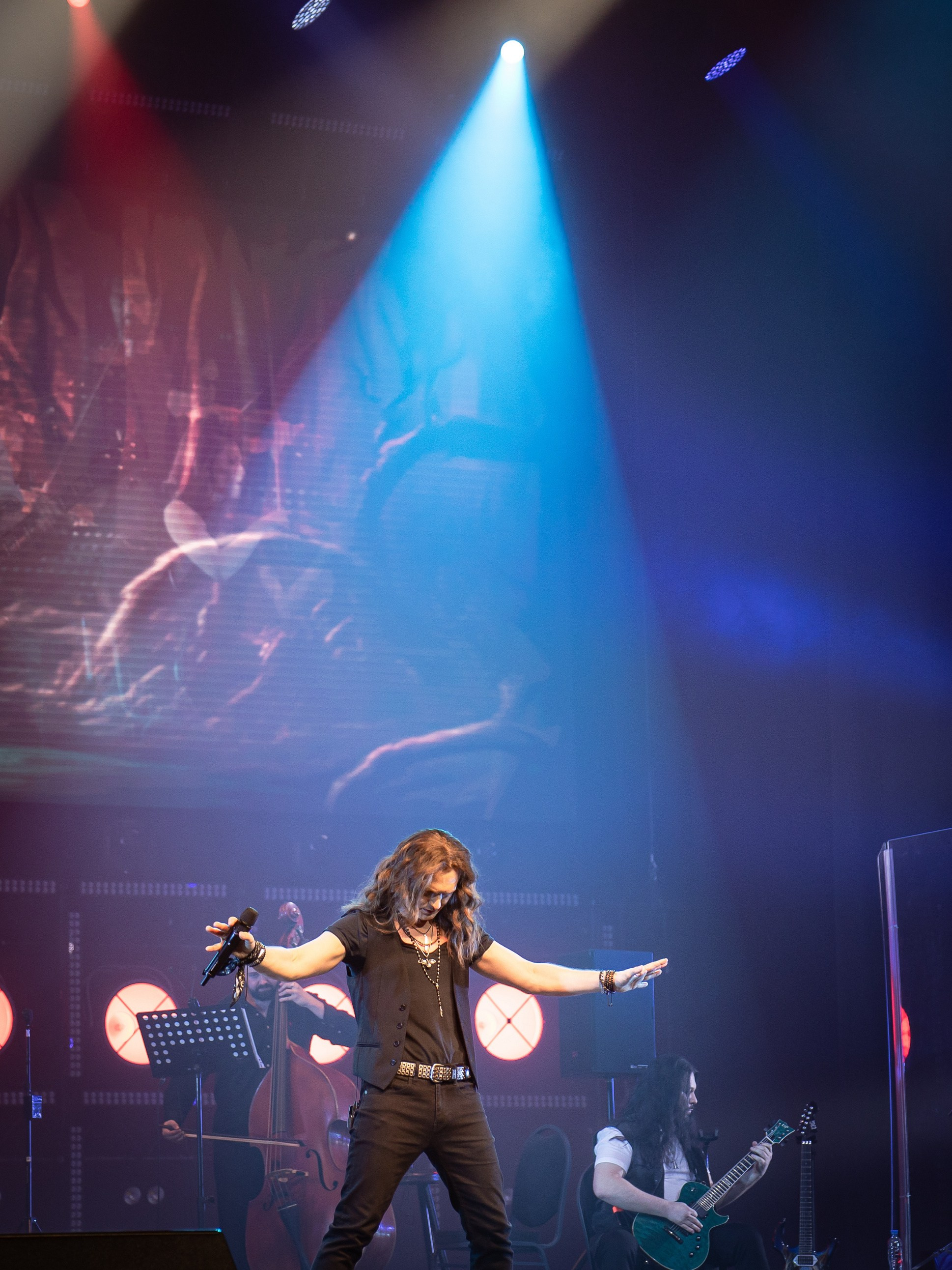 Эпидемия. Симфоническая рукопись. Москва. Фотограф. г. Южно-Сахалинск. Олег Толстов