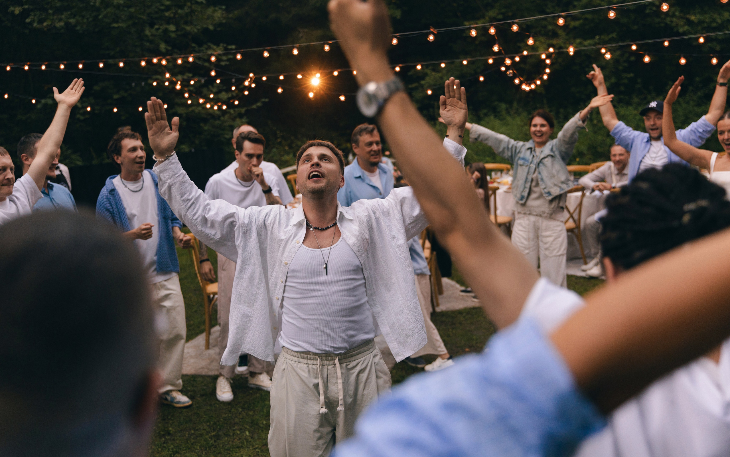 ПАРОЧКА В ЖЕЛТЫХ САПОЖКАХ С РАЙОНА