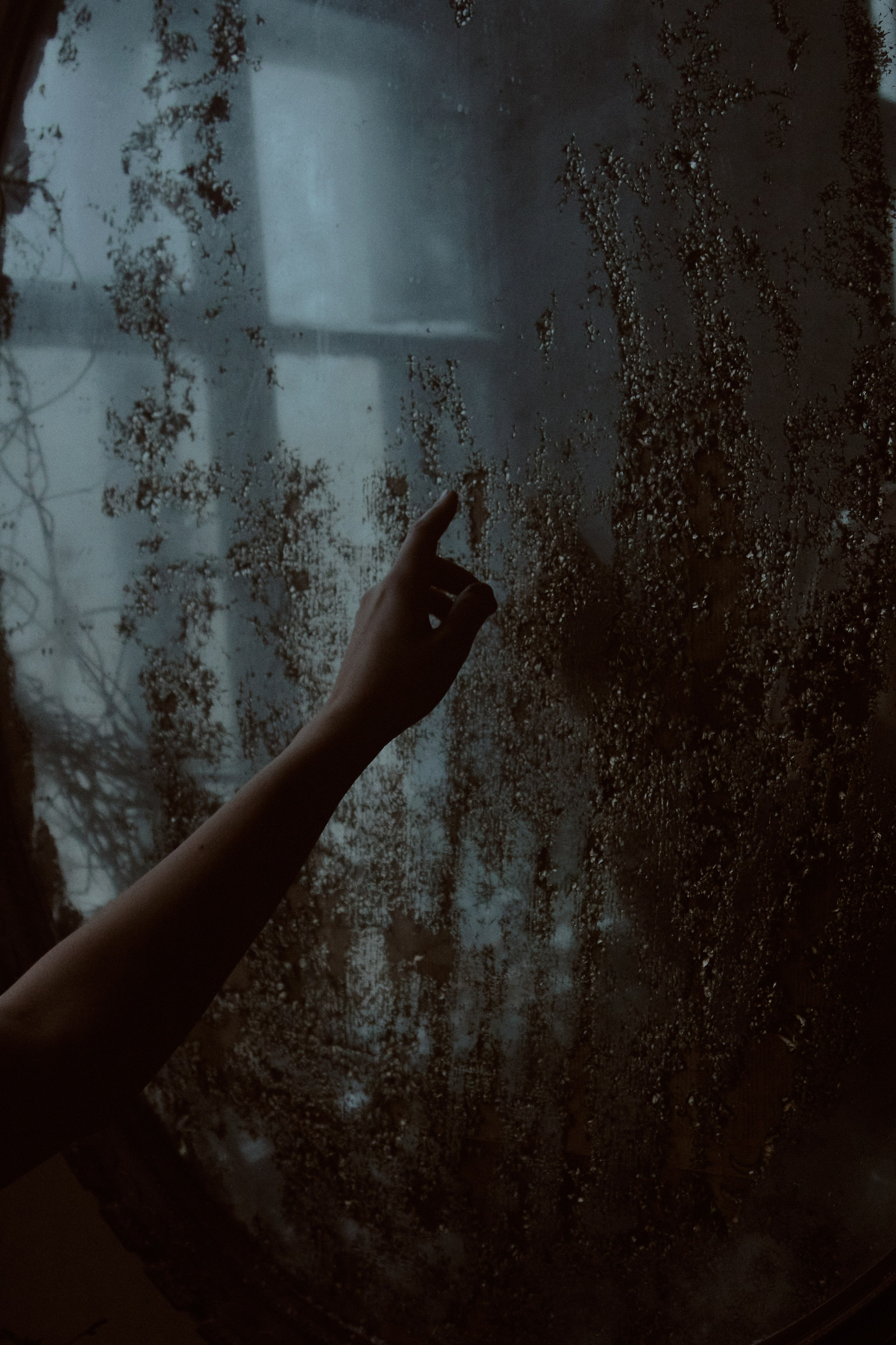 Тень. Фотограф лавстори Москва/МО Приятелева Ангелина