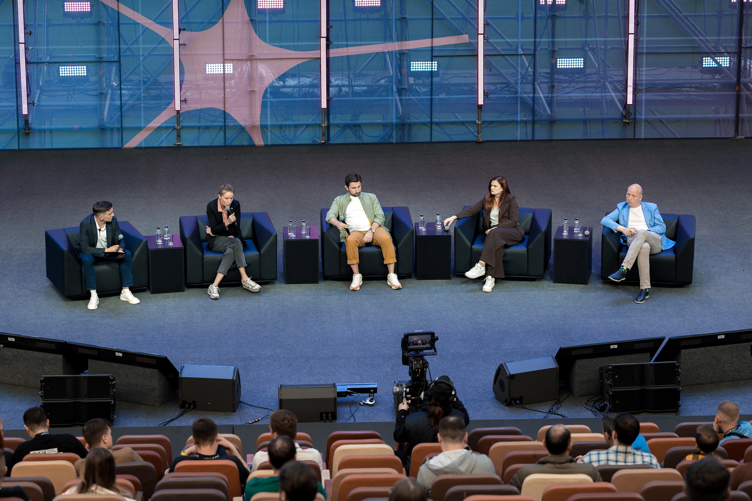 Лужники — Киберфестиваль Positive Hack Days 2. Фотограф Юлия Назарова