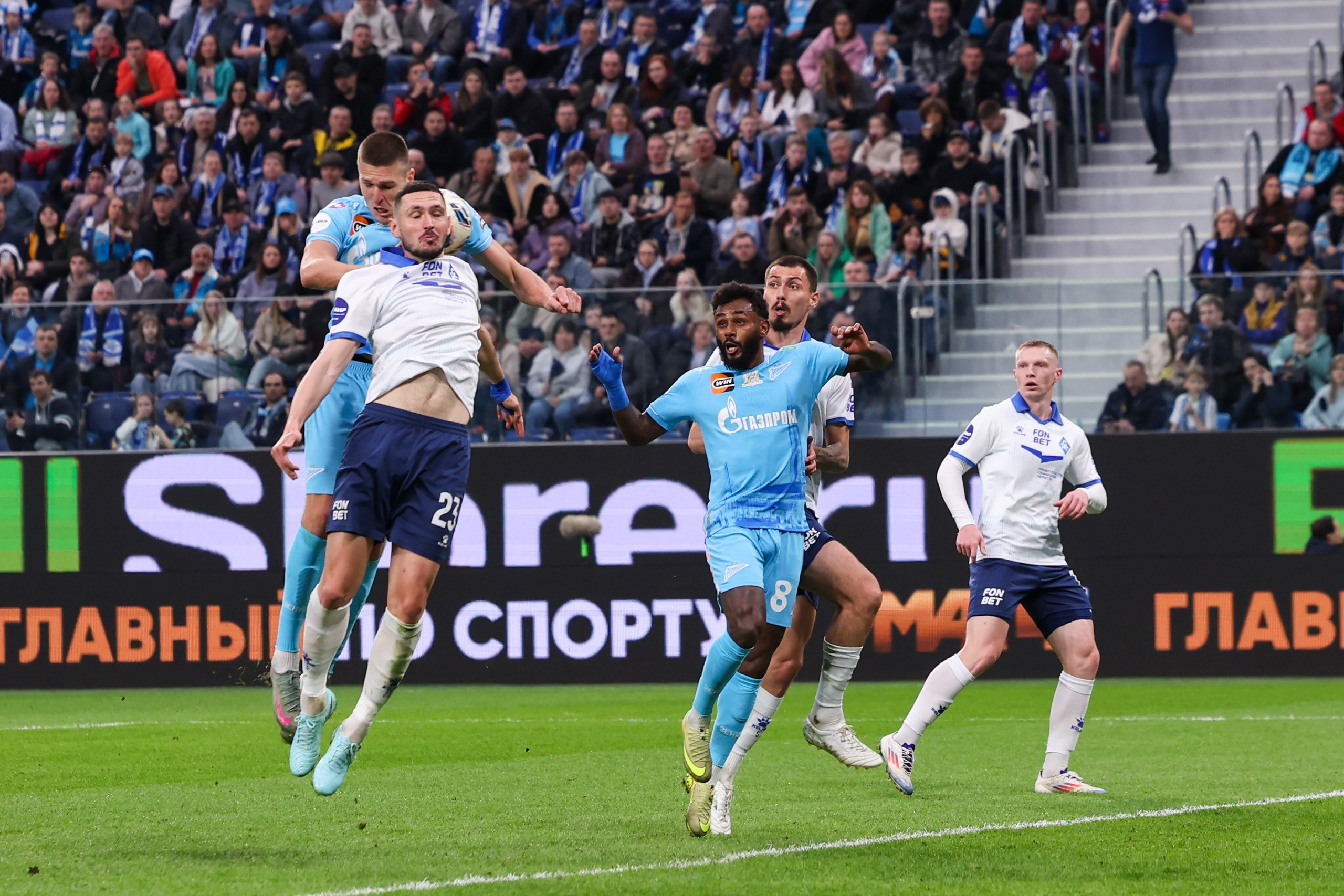 ФК «Зенит» — ФК «Крылья советов». Спортивный и репортажный фотограф Антон Тереханов