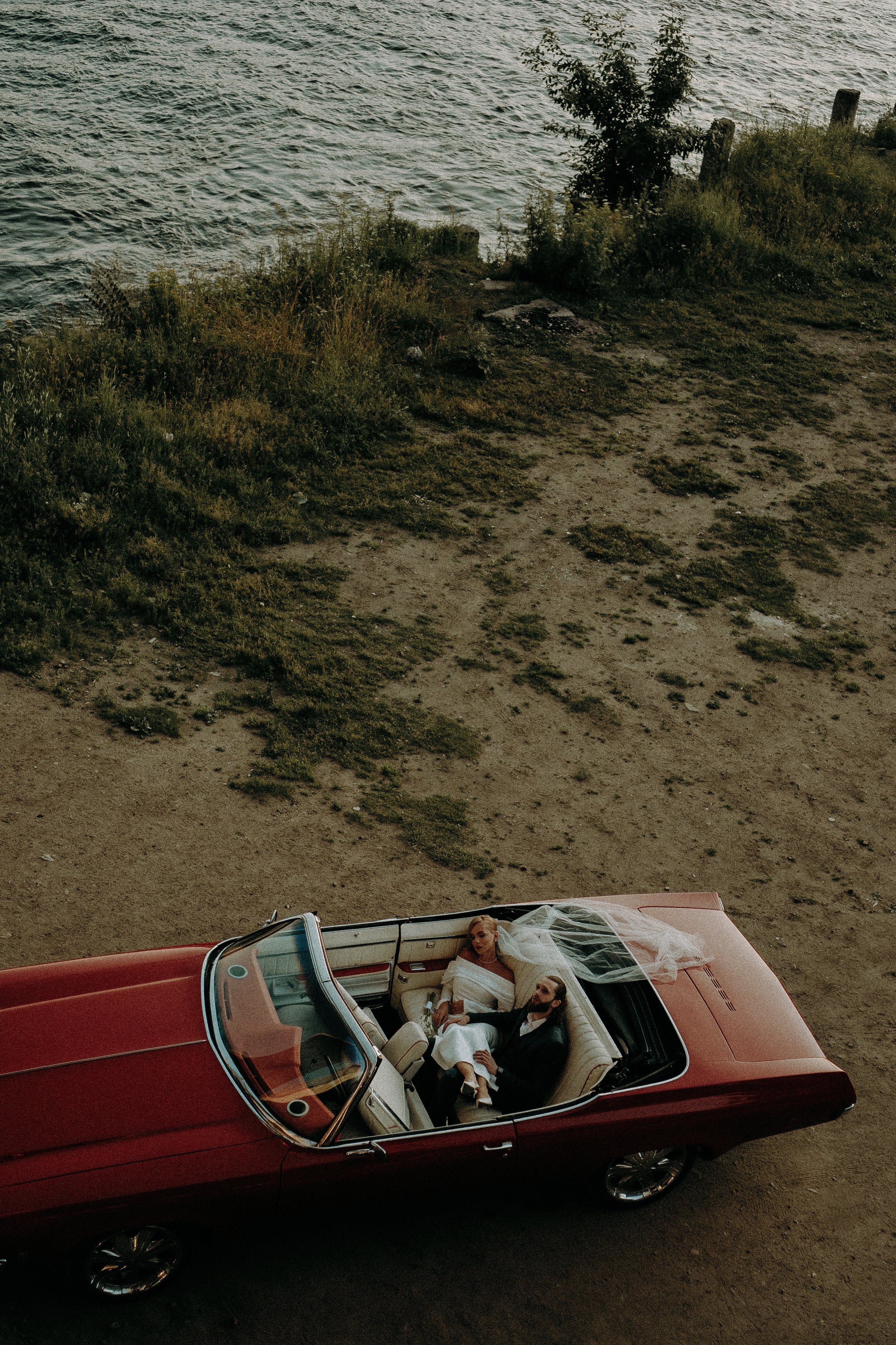 СВАДЕБНАЯ СЬЕМКА ВОЗЛЕ МСОТА БЕТАНКУРА НА КАБРИОЛЕТЕ. Профессиональный фотограф, Санкт-Петербург — Виктория Богомолова