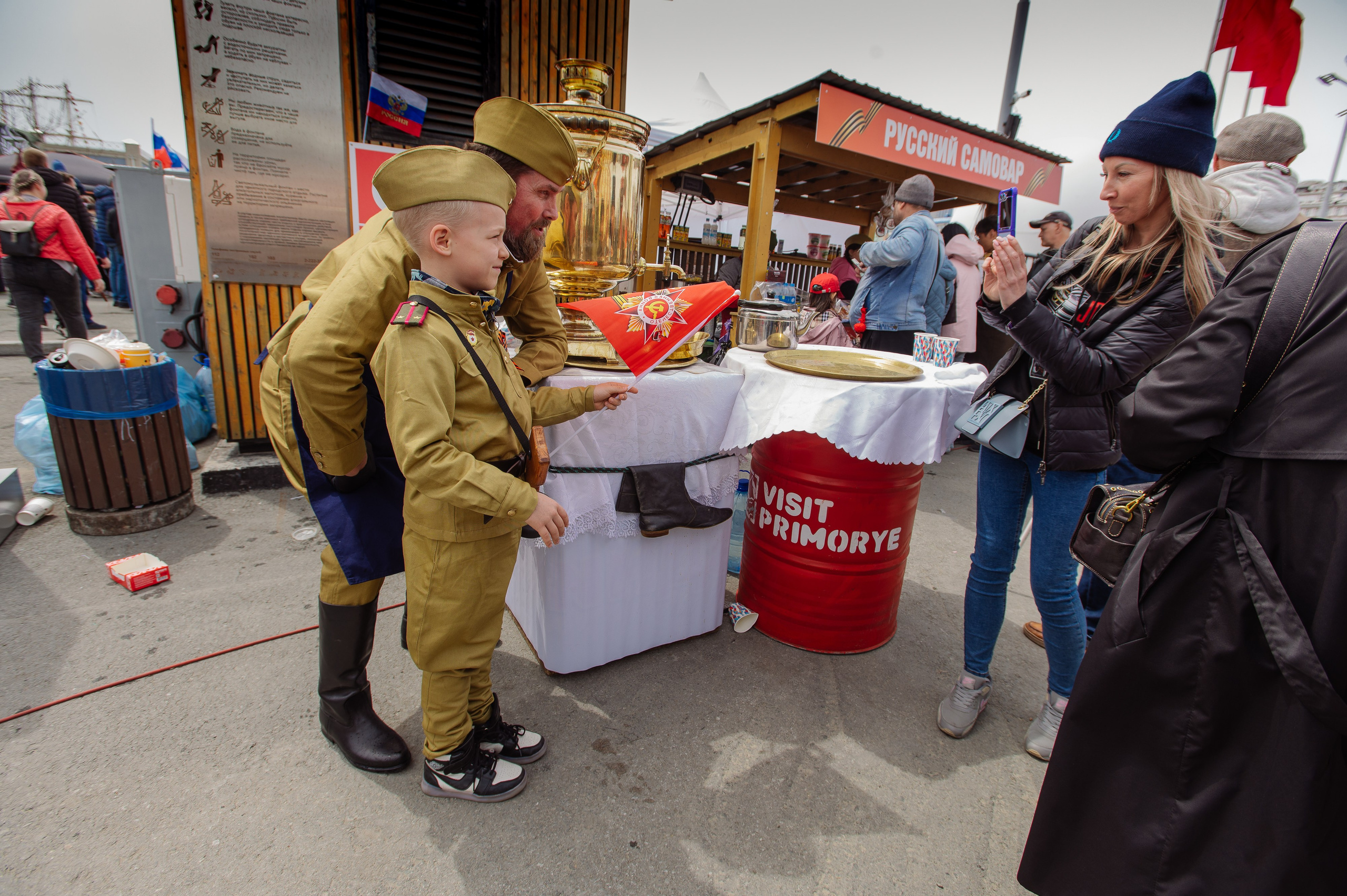 9 мая Центральная плащадь. Фотограф Мария Каюрова