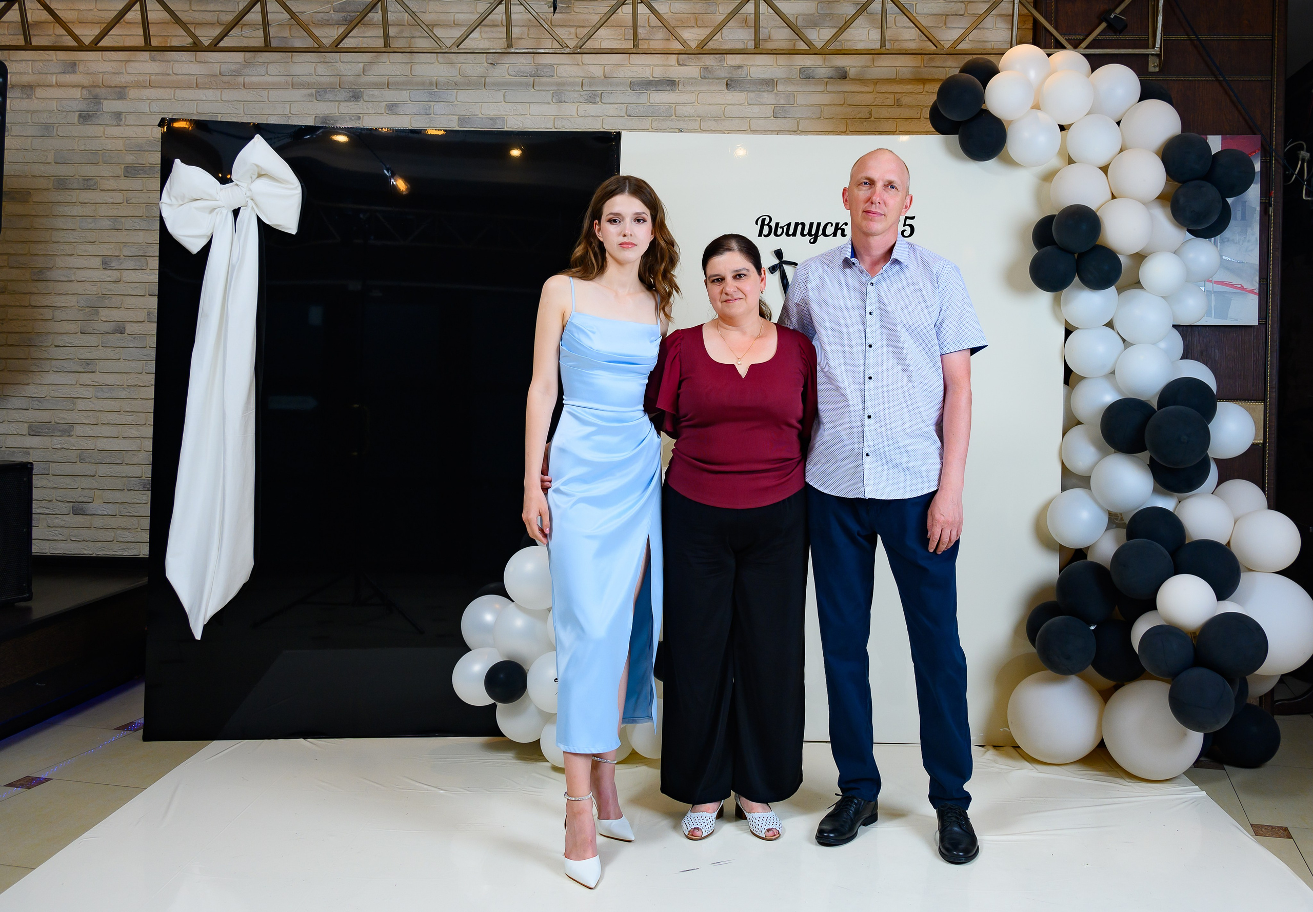 Выпускной 2025 11 кл. Семейный и детский фотограф в Новороссийске Лебедева Елена