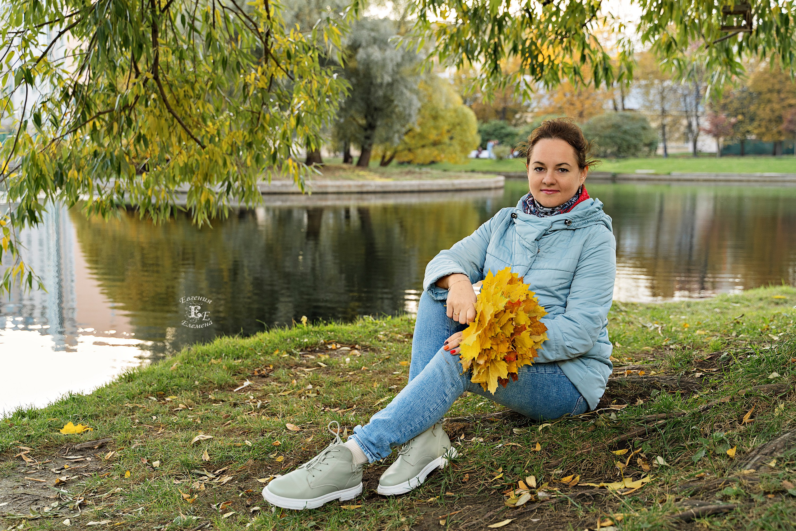 Групповая осенняя фотография. Семейный и портретный фотограф в Санкт-Петербурге Евгения Елемена