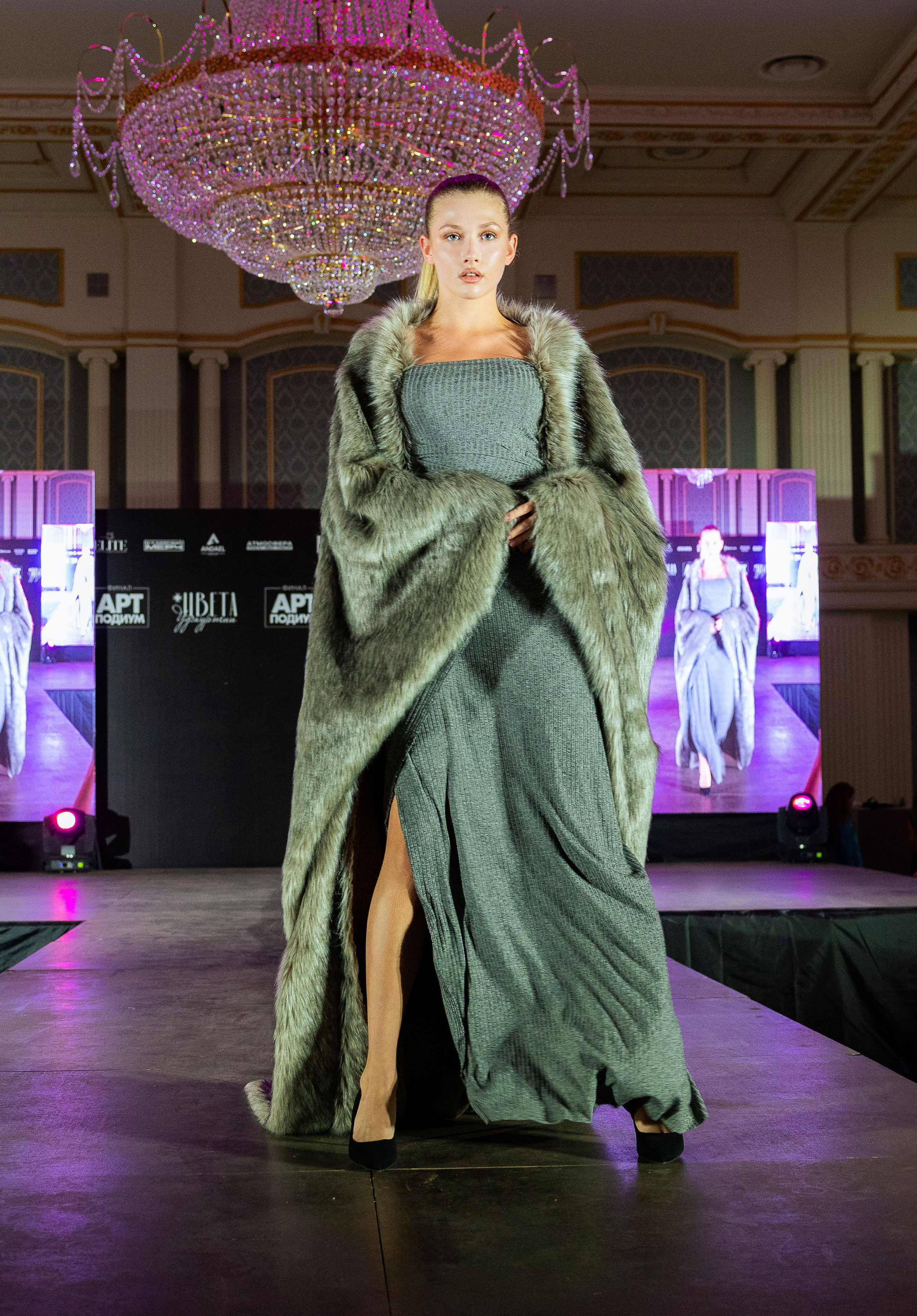 Арт-подиум «Цвета Удмуртии». Показ мод [25/10/24]. Фотограф Виноградов Константин