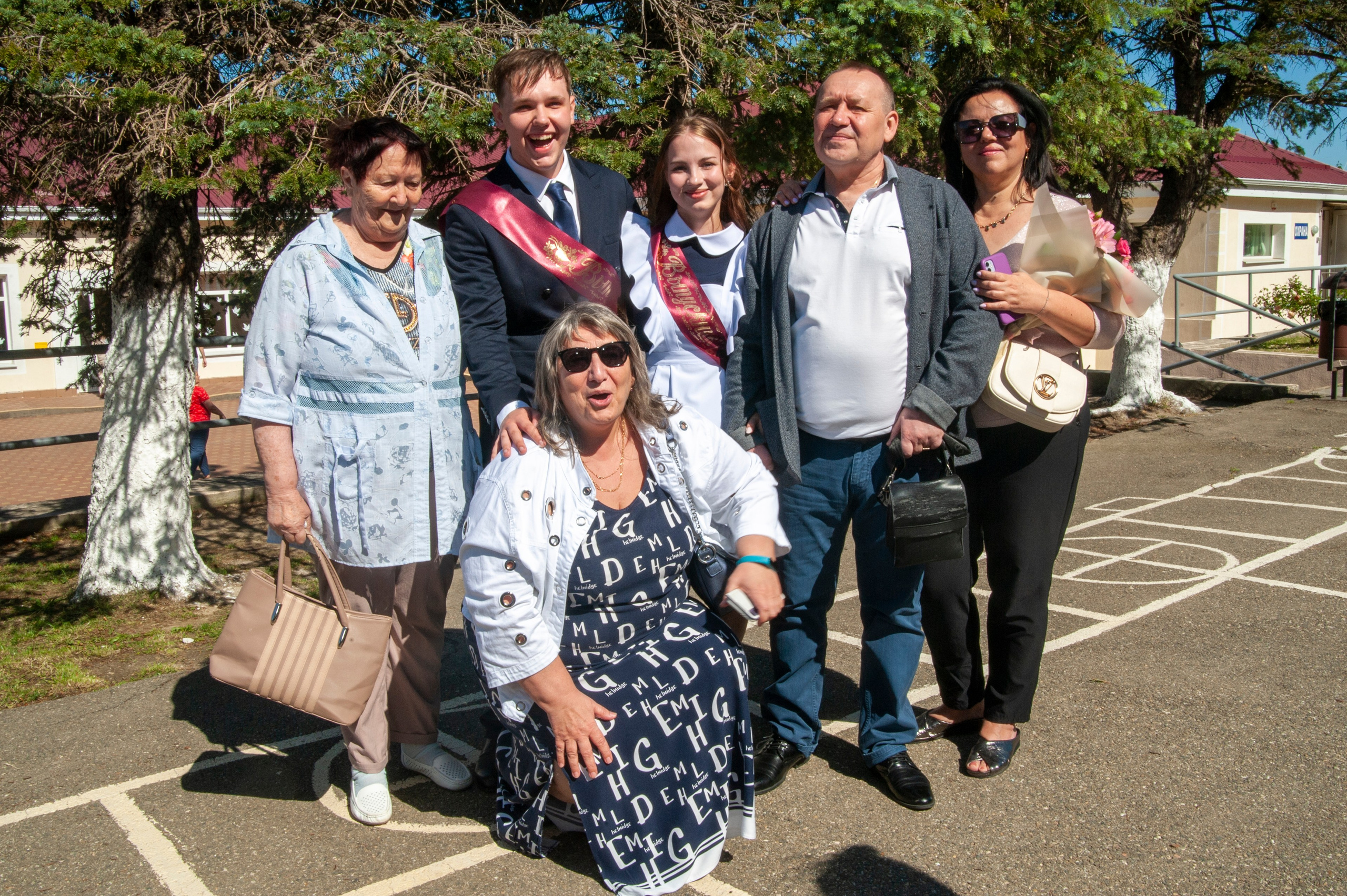 Последний Звонок МАОУ СОШ № 17 им. Эдуарда Есаяна — Архипо-Осиповка. Свадебный и семейный фотограф Денис Лукьянов в Краснодаре, Краснодарском крае и Республике Крым