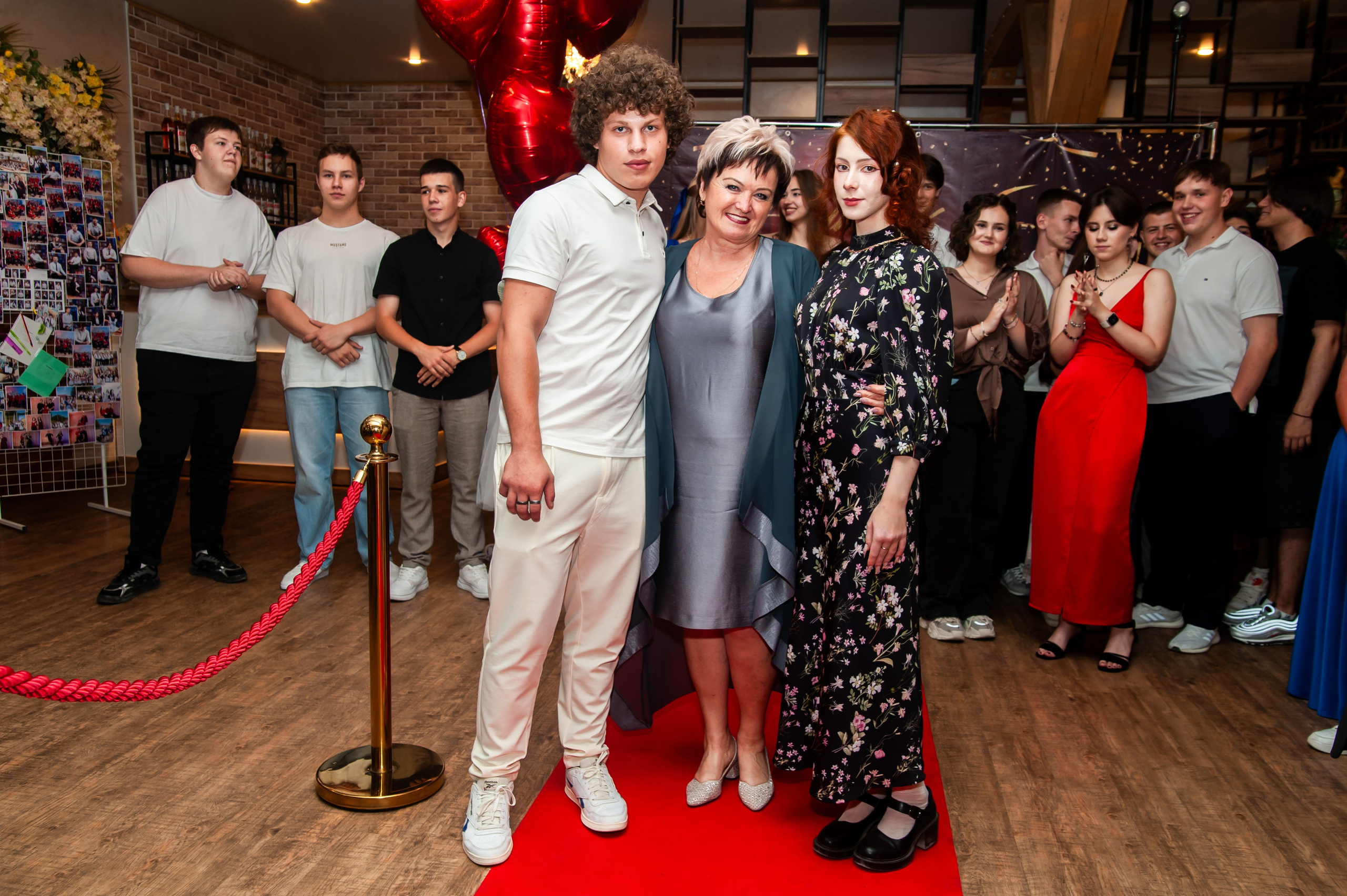 Выпускной МАОУ СОШ № 17 им. Эдуарда Есаяна. Свадебный и семейный фотограф Денис Лукьянов в Краснодаре, Краснодарском крае и Республике Крым