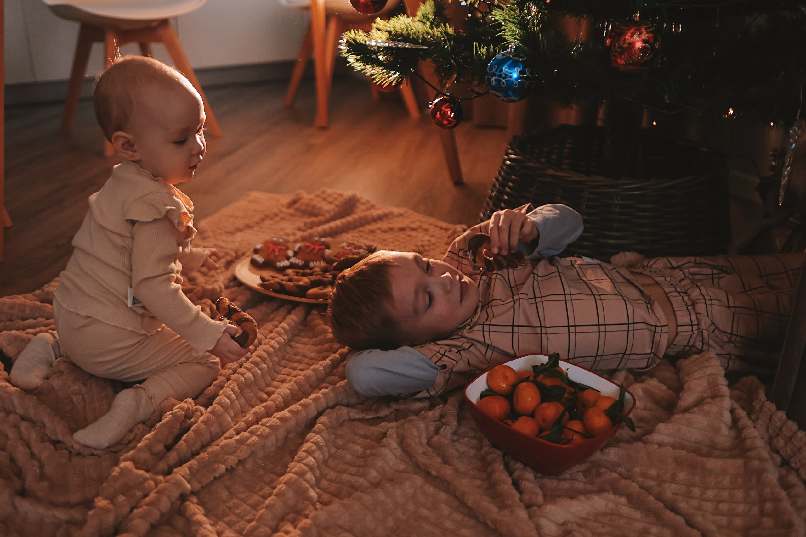 Дома. Семейный фотограф Тюмень, фотограф на роды Салмина Мария