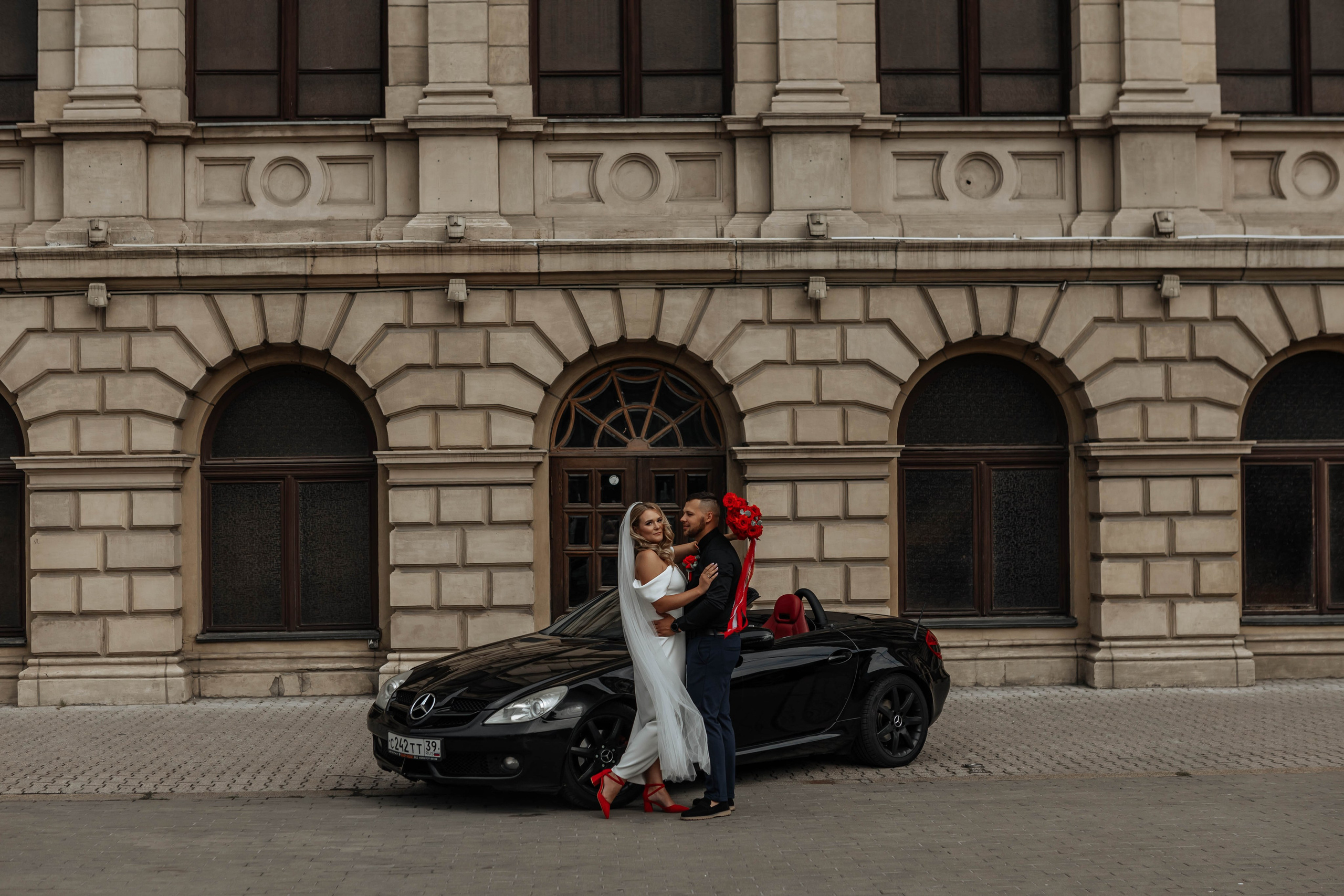 Свадебная съемка на кабриолете. Свадебный фотограф  Калининград | Москва|