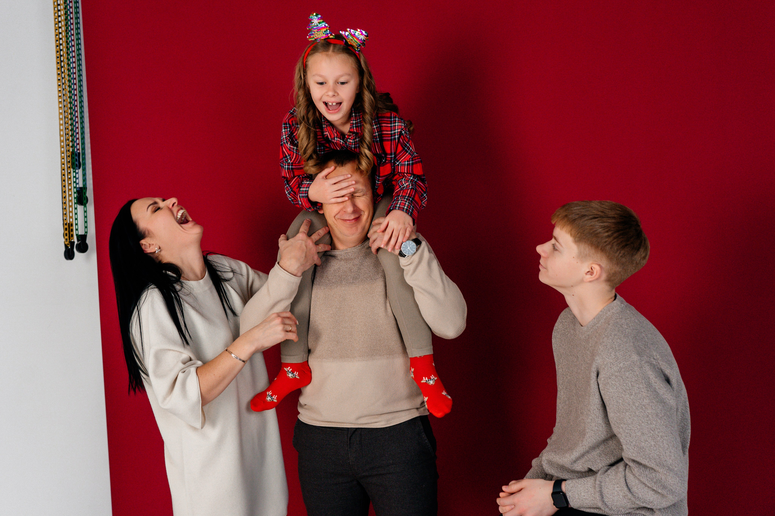 Новогодняя семейная история. Ваш семейный фотограф в Минске — Вика Трегубова