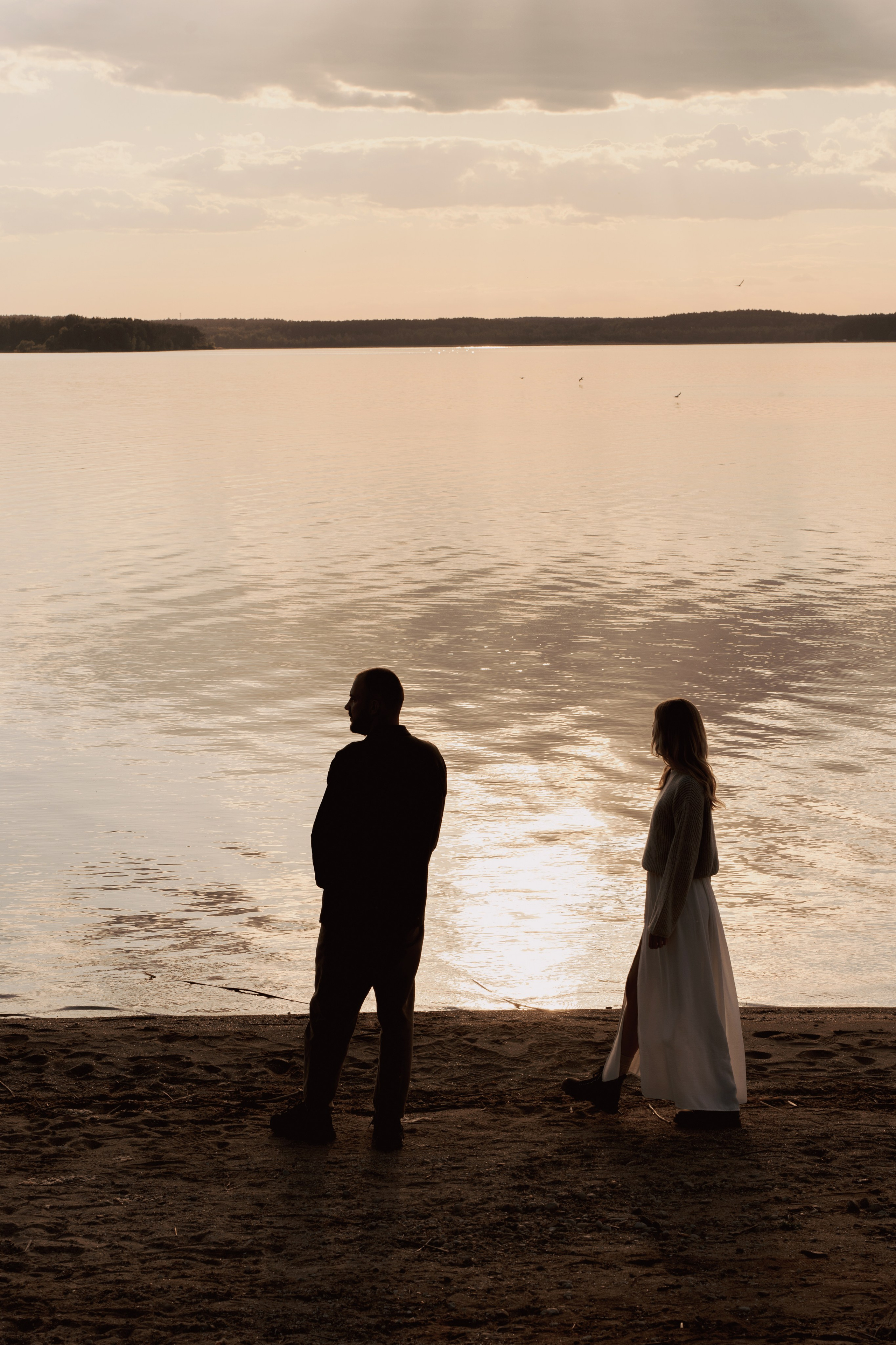 Весеннее тепло семьи на берегу Минского моря. Ваш семейный фотограф в Минске — Вика Трегубова