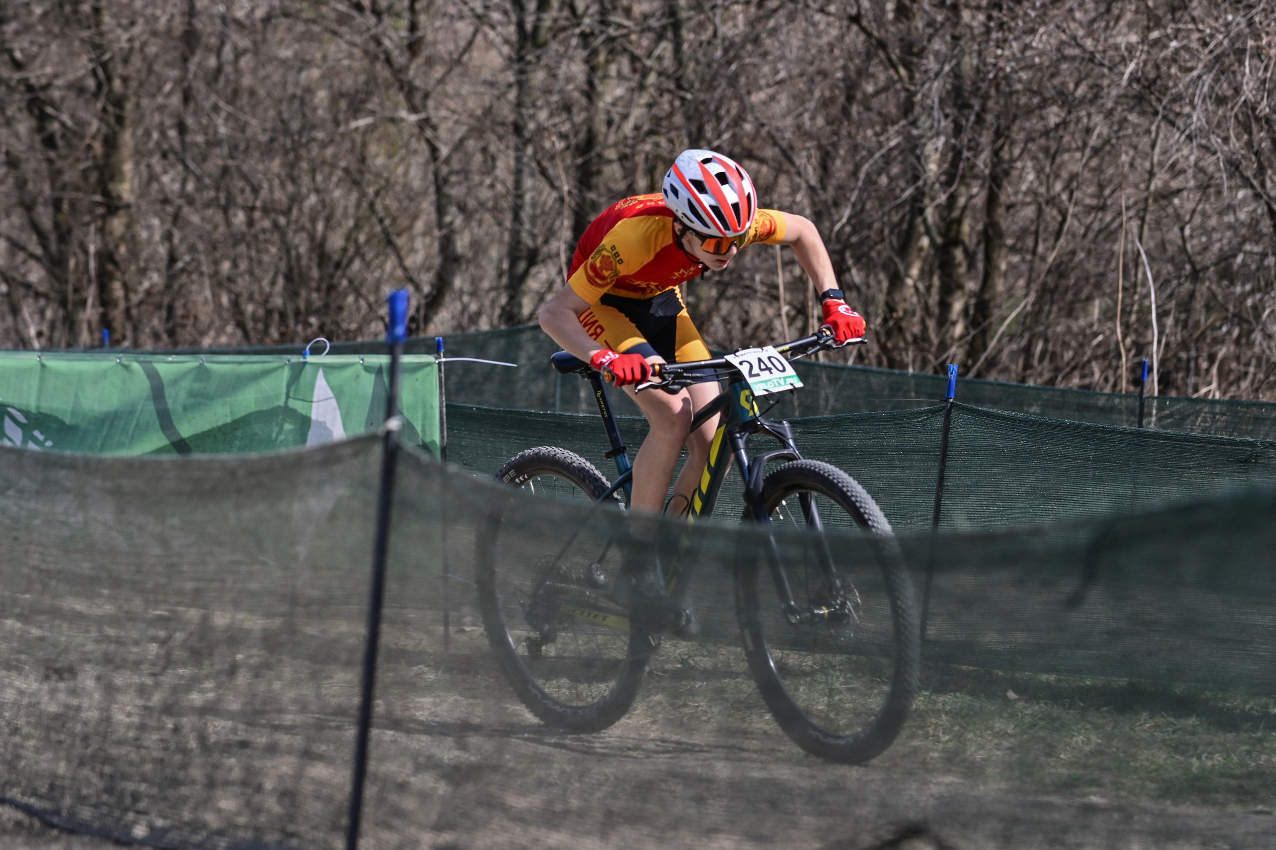 Маунтинбайк, кросс-кантри в Архипо-Осиповке 16 марта 2025. Спортивный фотограф, фотожурналист Павел Ларькин