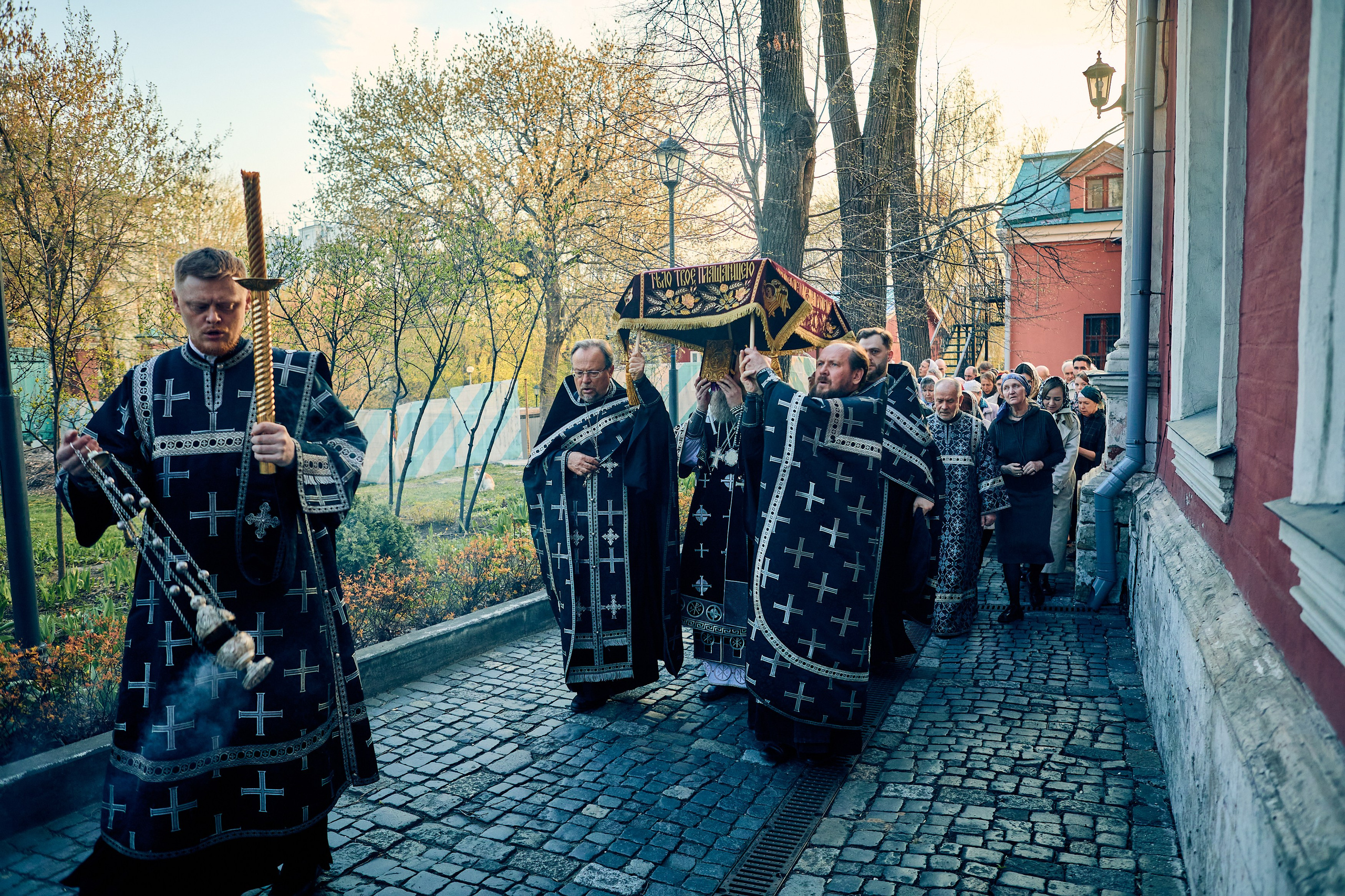 Утреня Погребение Спасителя. DMITRY MOISEENKO — фотограф, художник, топ-стилист
