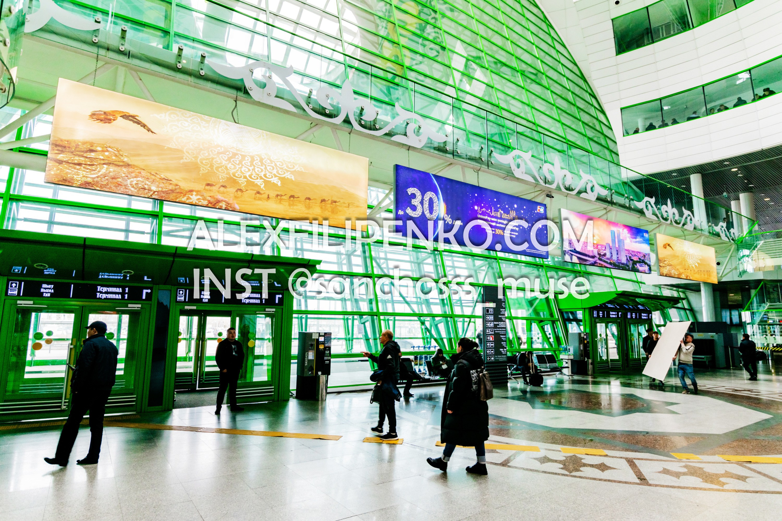 Фотосъемка для рекламного оператора MYD Production в Аэропорту Астаны. Фотограф интерьера недвижимости и архитектуры в Астане