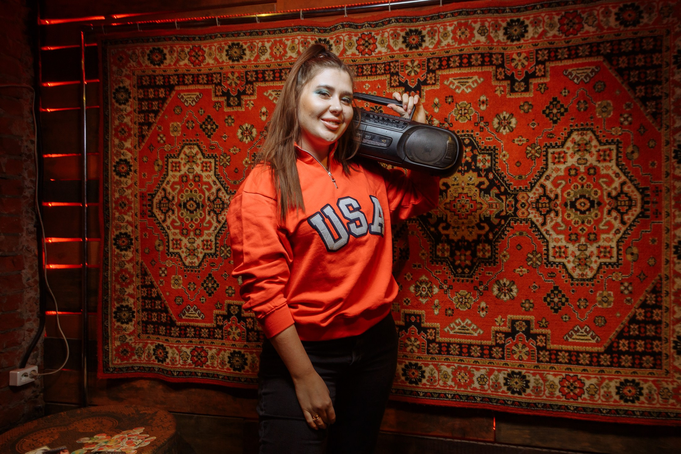 День рождения Кати в стиле 90-00х. Событийный фотограф Максим Бескоровайновнов