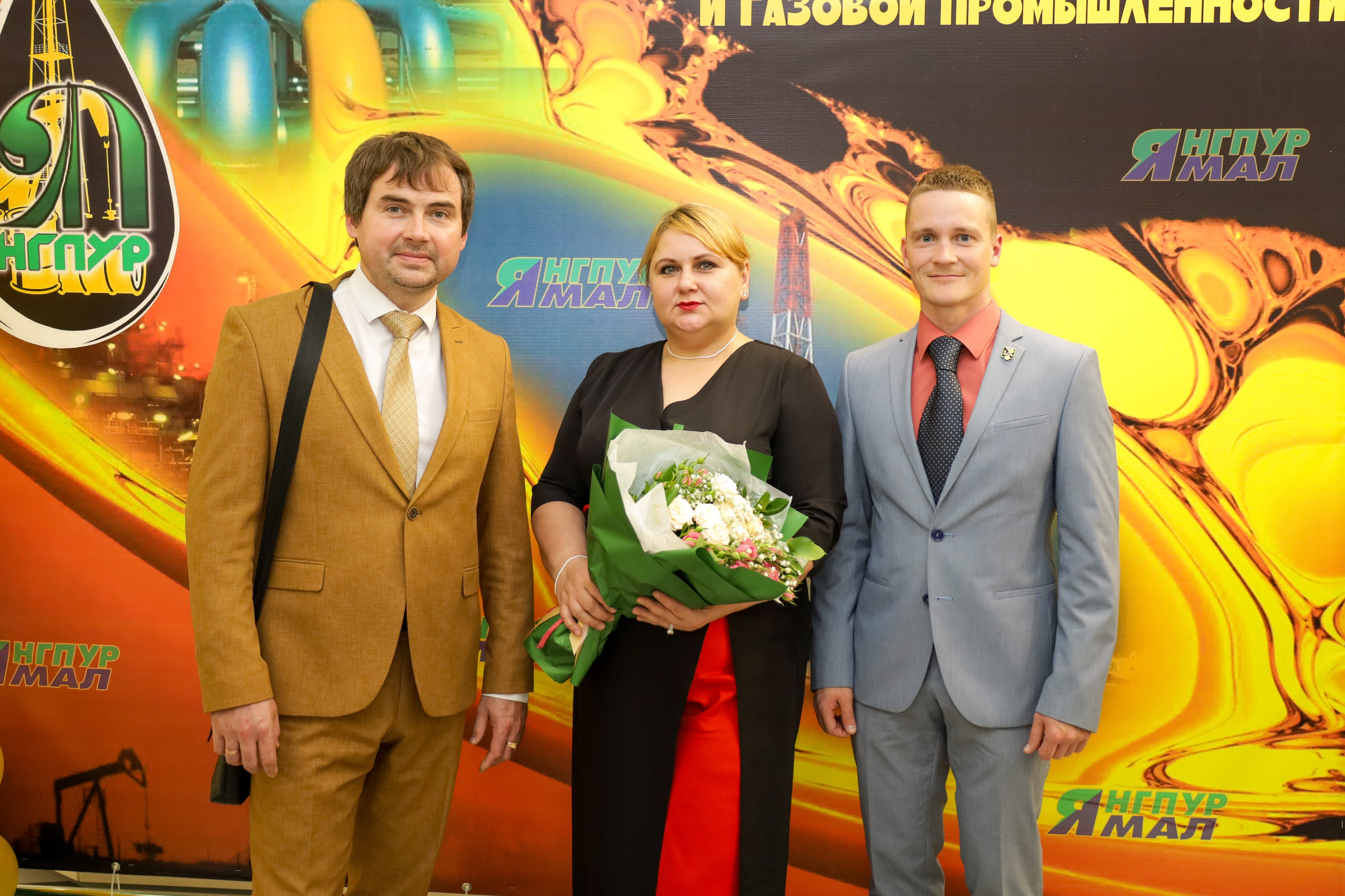 Награждение ко дню работников нефтяной, газовой и топливной промышленности. Фотограф в Губкинском | Александра Артамонова