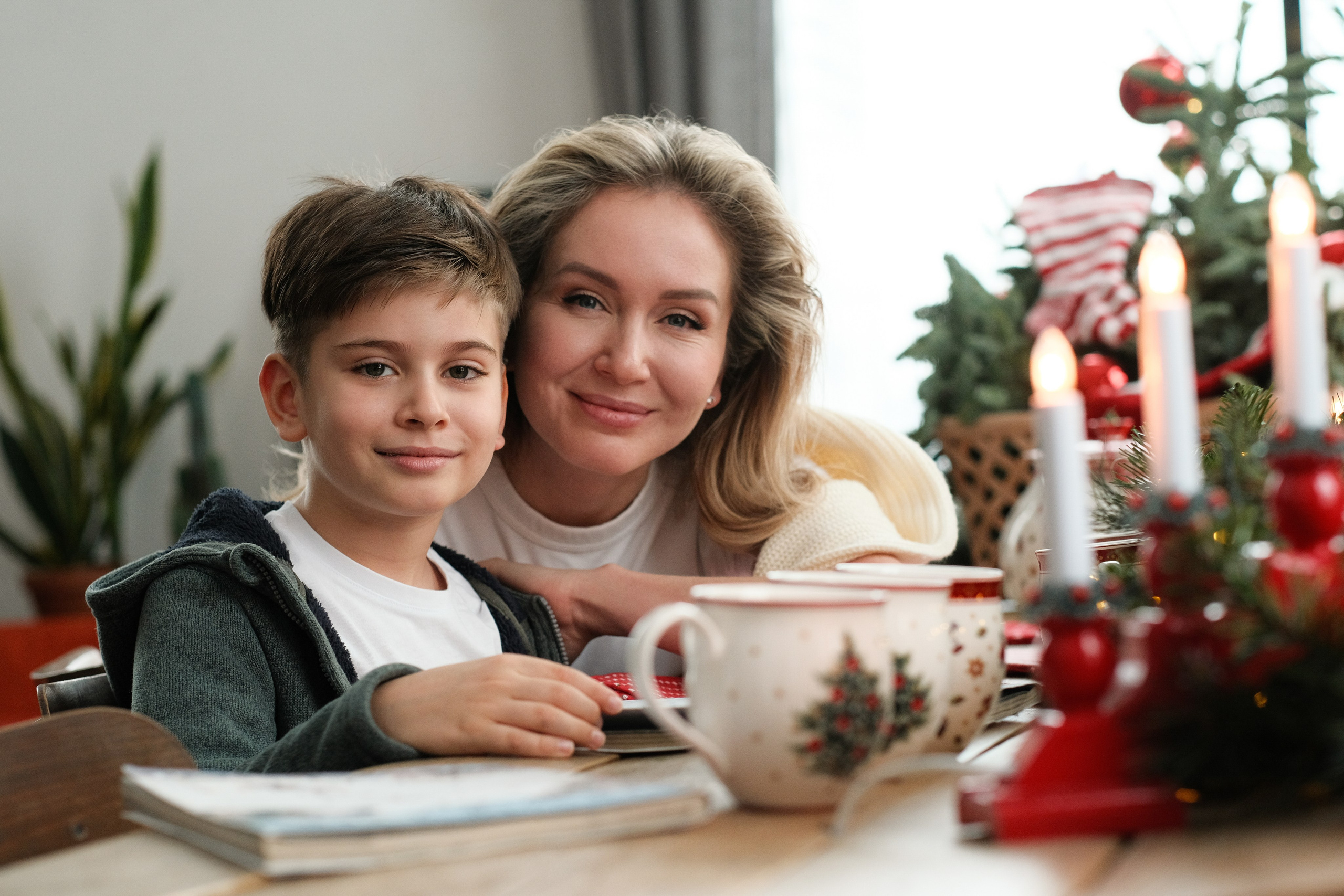 Уютная фотография мамы с сыном.