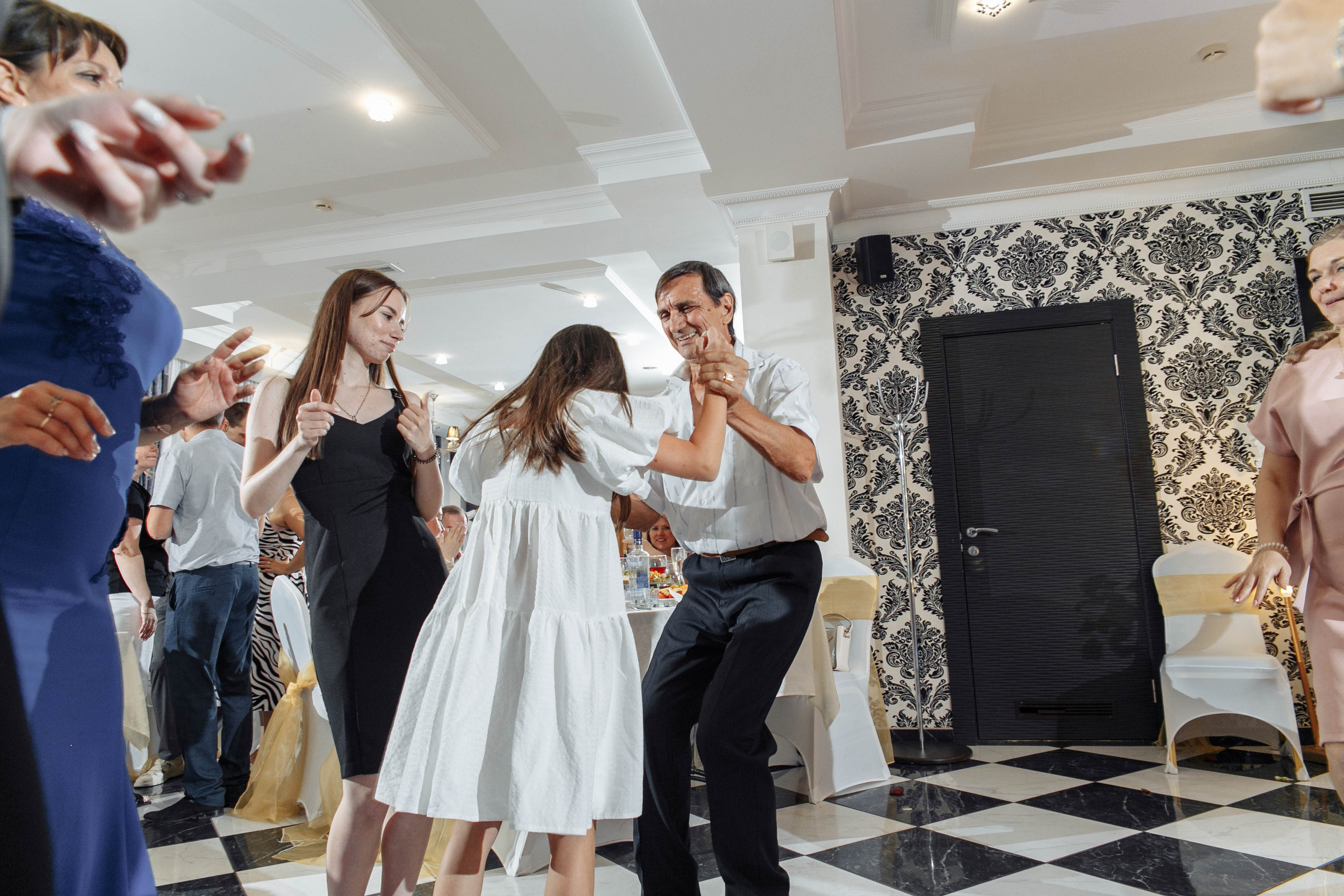 Татьяна и Виктор: настоящая русская свадьба. Событийный фотограф Максим Бескоровайновнов