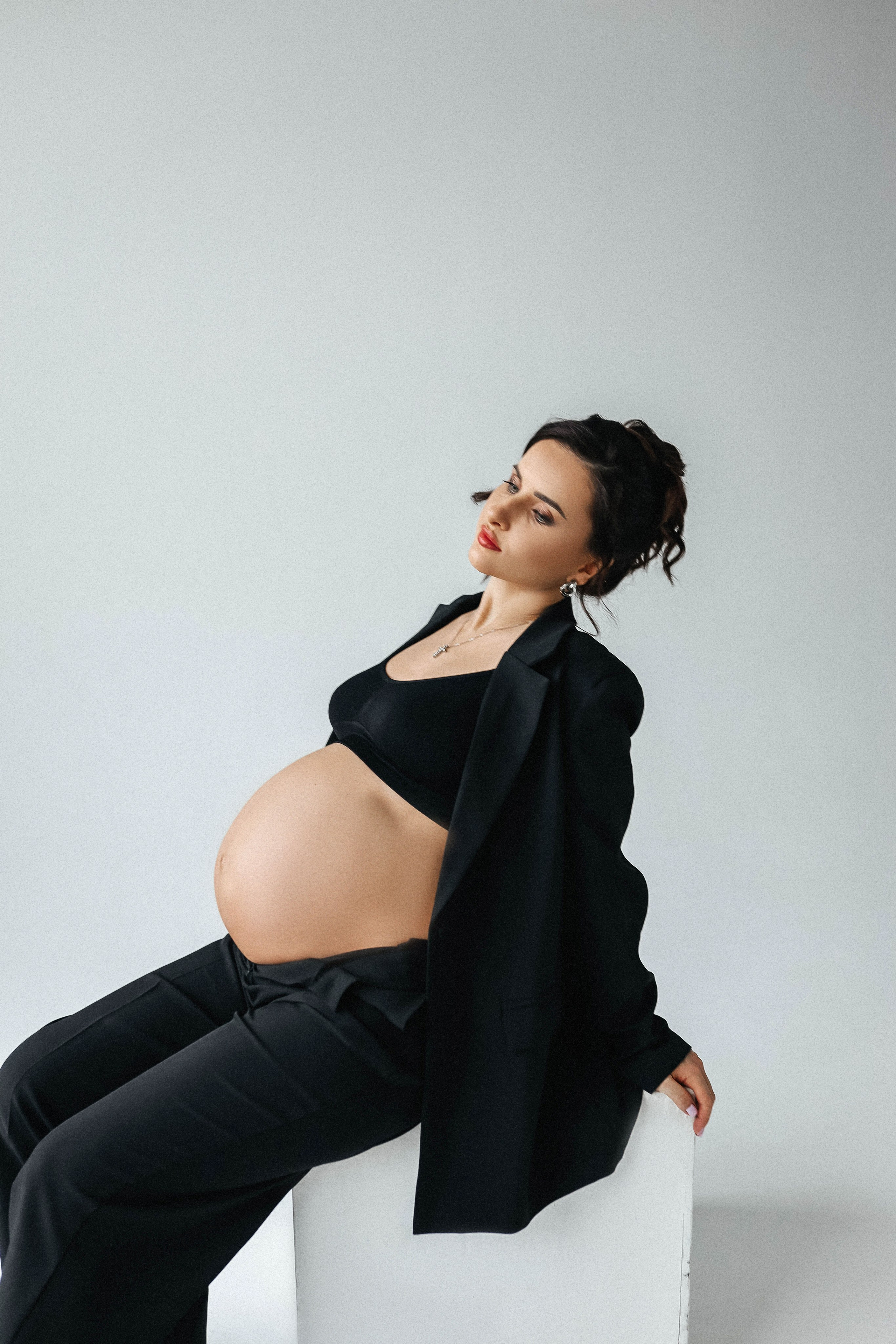 Фотосессия беременности в Москве в студии. Свадебный и семейный фотограф в Москве