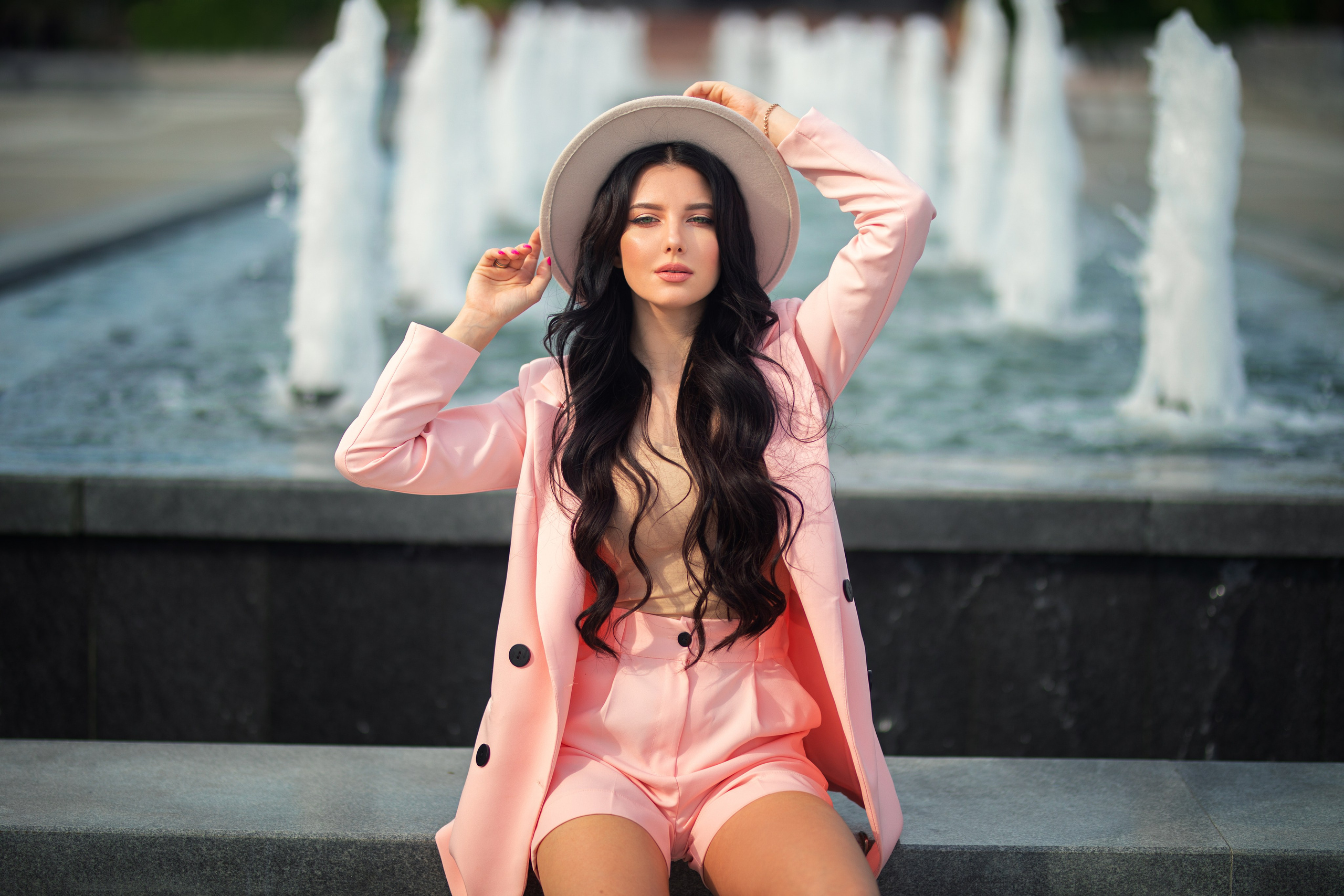 Фотосет с Кристиной в студии на циклораме и на улице города в формате для «себя»