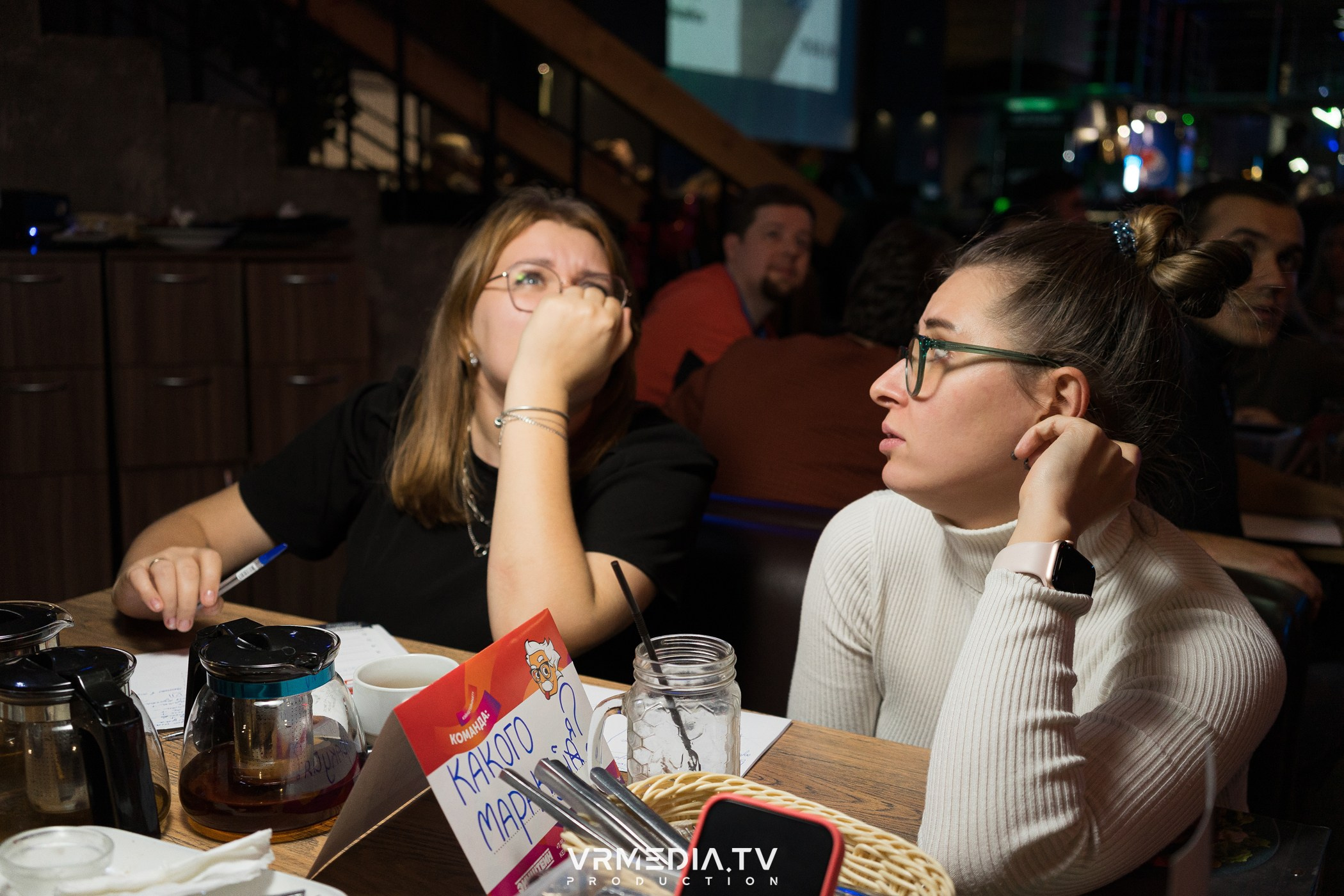 Эйнштейн Party в баре «Друзья»