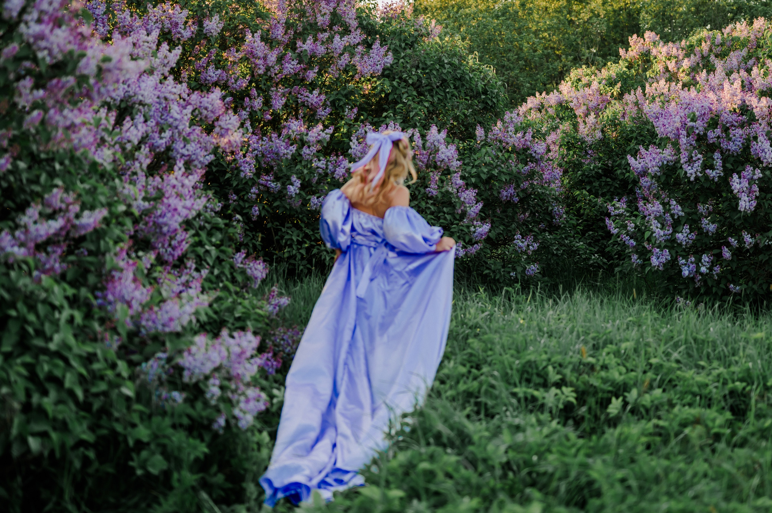 Юлия и сирень. Свадебный и семейный фотограф Евгения Кононова