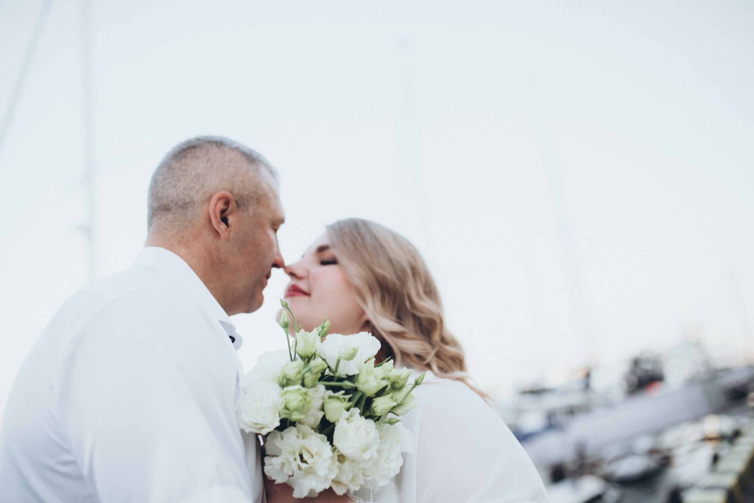 Свадебная фотосессия в морском порту Сочи на рассвете. Фотограф в Сочи — Маргарита Поганова