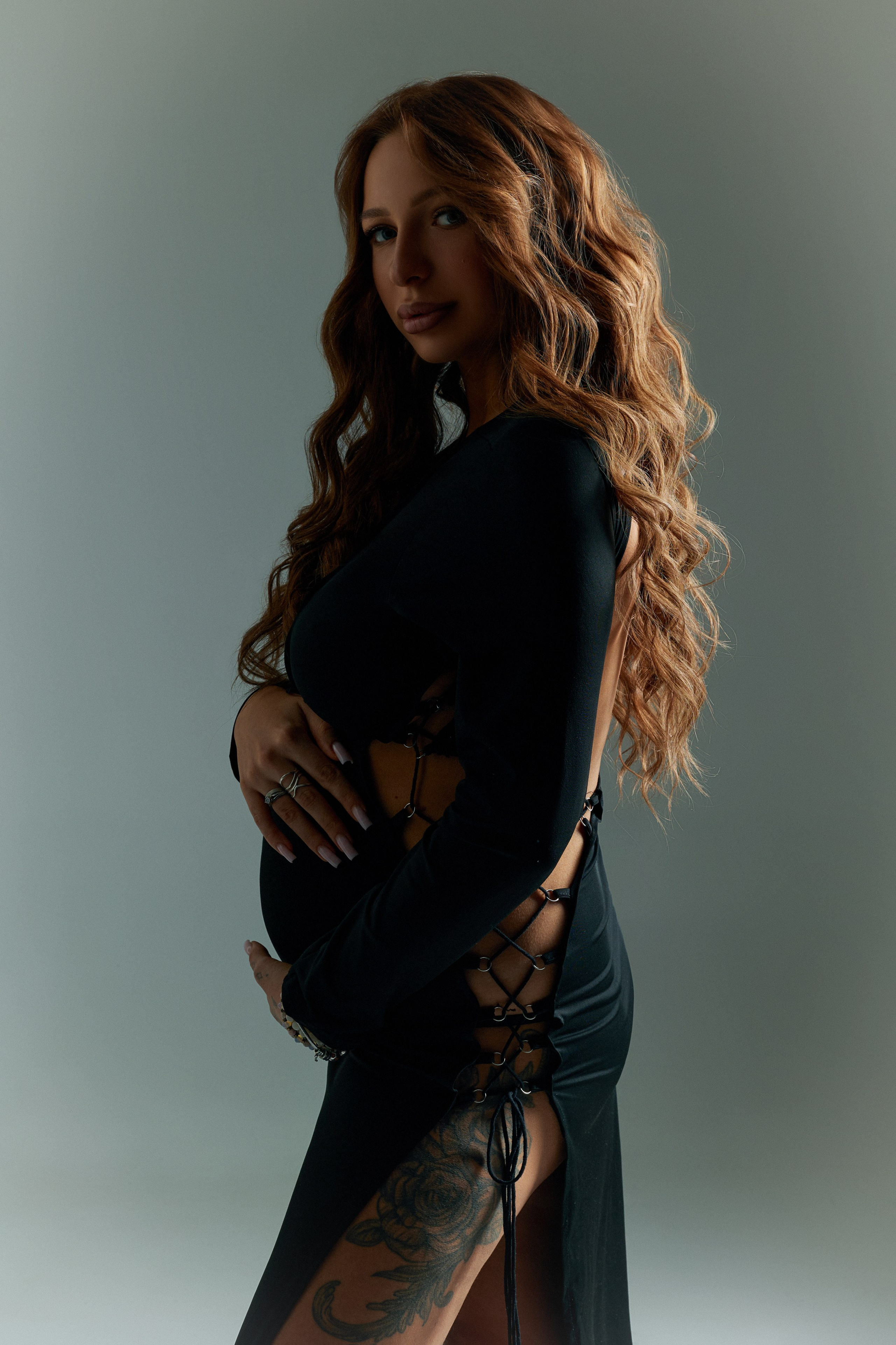 Фотосессия беременности Тюмень. Фотограф в стиле минимализм Тюмень