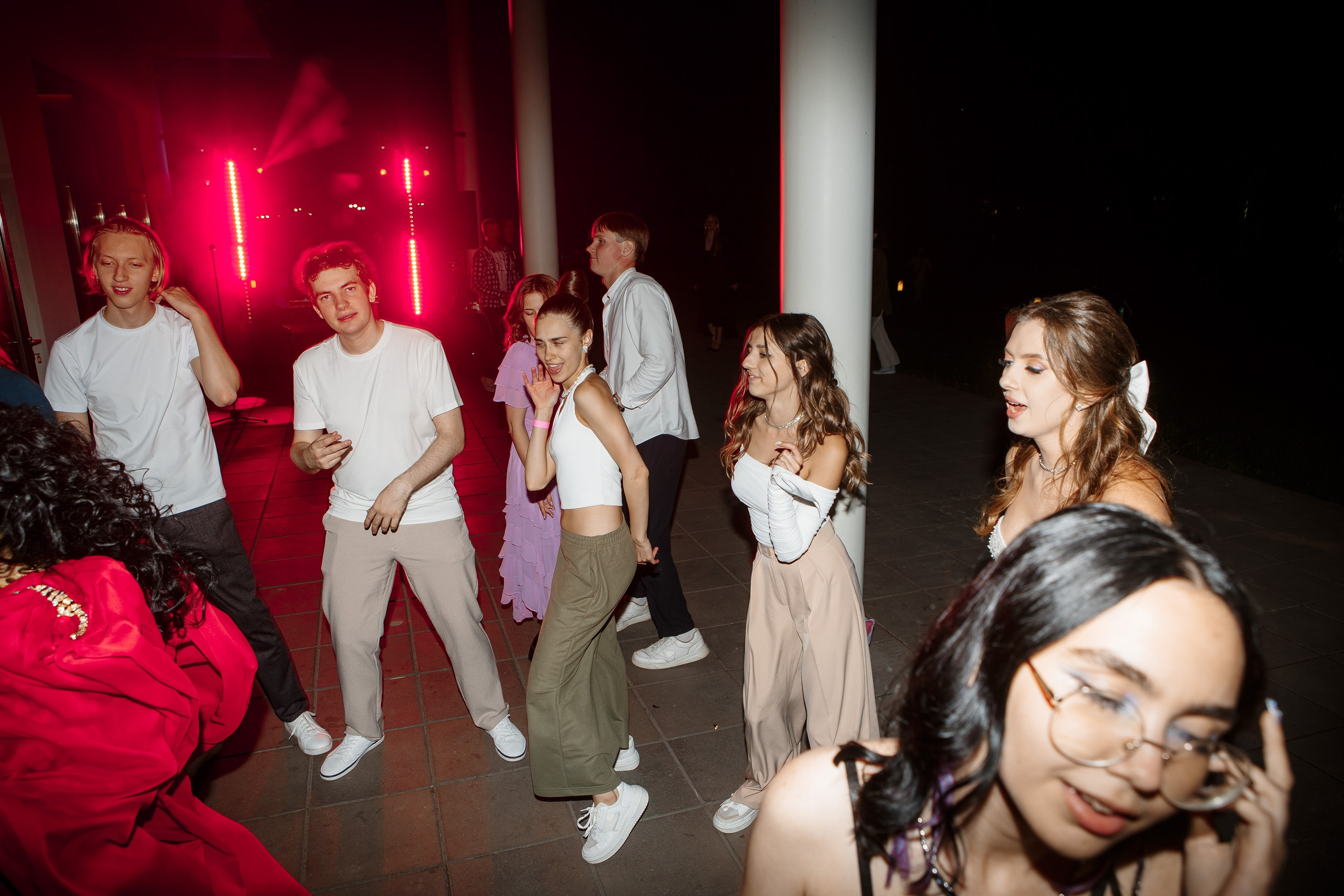 Выпускной Гимназия 12 2024 OpenHouse. Свадебный и портретный Фотограф в Липецке Дмитрий Котюков