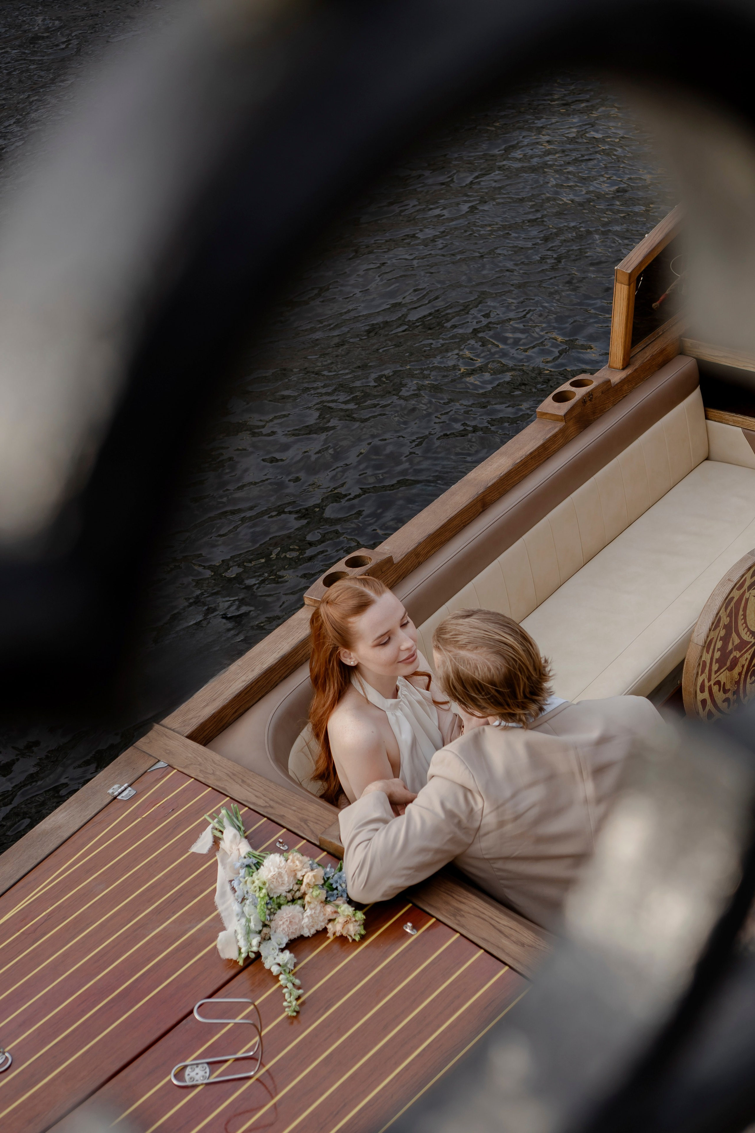 СВАДЕНБНАЯ СЬЕМКА НА КАТЕРЕ ПО КАНАЛАМ САНКТ-ПЕТЕРБУРГА И В АКВАТОРИИ НЕВЫ. Профессиональный фотограф, Санкт-Петербург — Виктория Богомолова