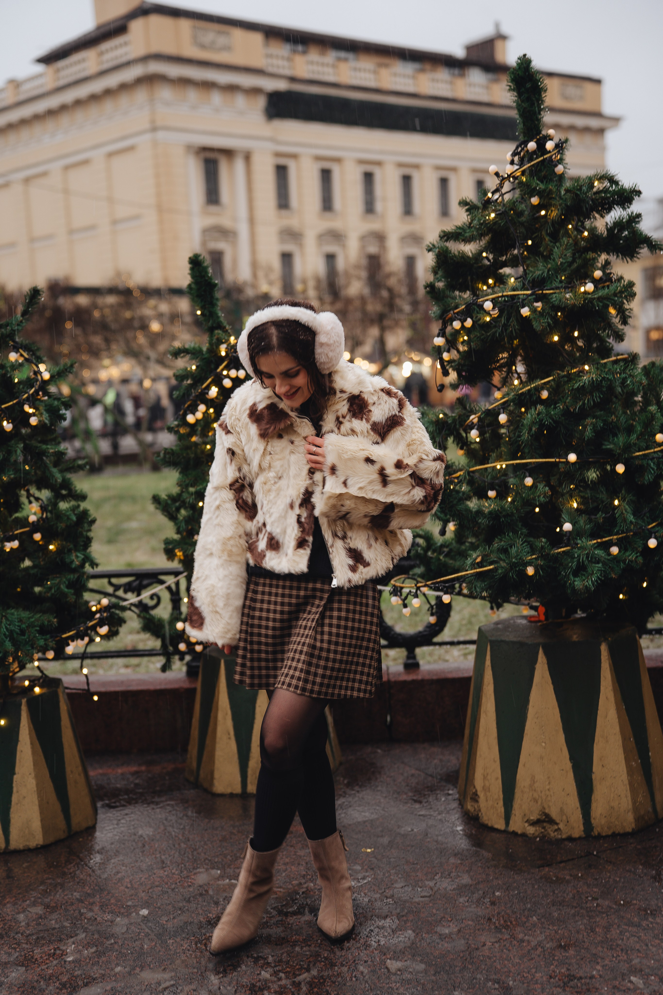 ПРОГУЛКА НА МАНЕЖНОЙ ПЛОЩАДИ ДЛЯ ДЕВУШКИ ПЕРЕД НОВЫМ ГОДОМ (НОВОГОДНЯЯ ФОТОСЕССИИЯ НА МАНЕЖНОЙ ПЛОЩАДИ). Профессиональный фотограф, Санкт-Петербург — Виктория Богомолова
