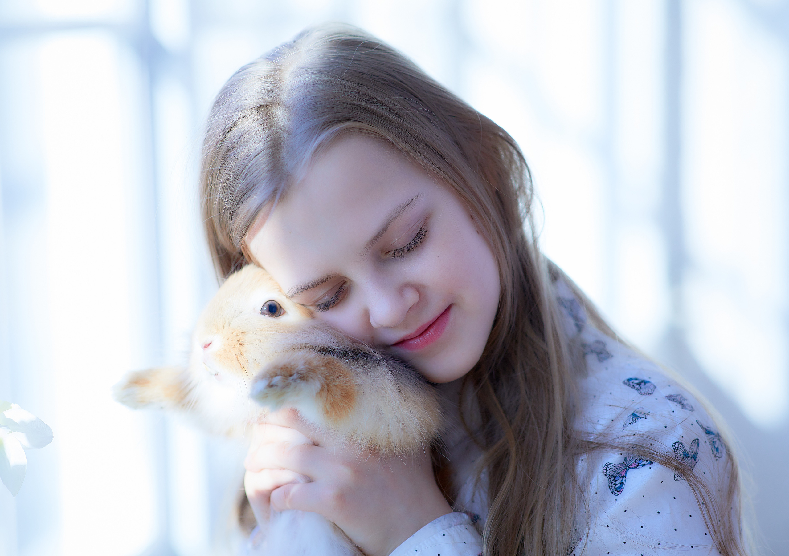 Настя и кролик Крош. Семейный и детский фотограф в Ярославле Юлия Галашина