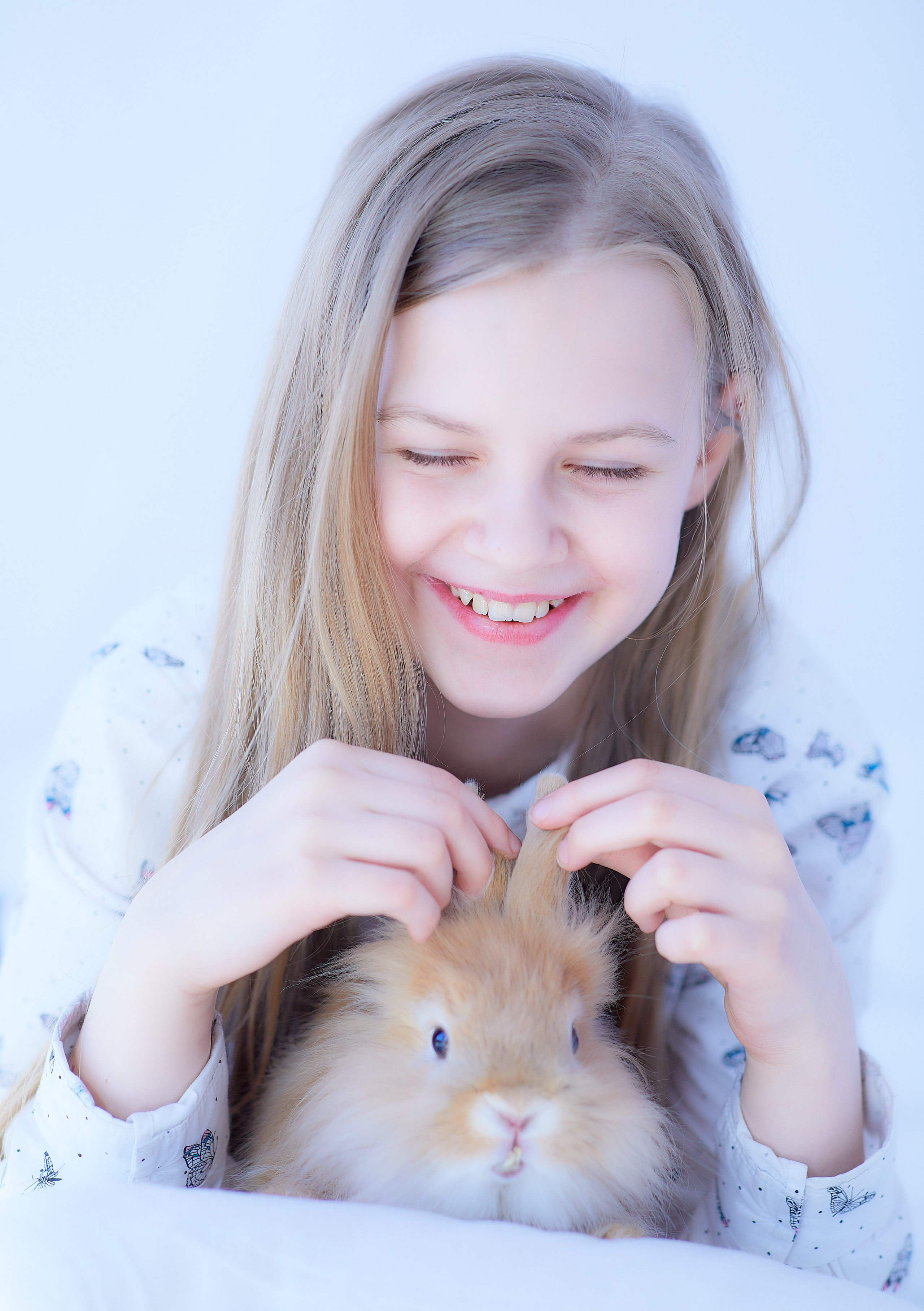 Настя и кролик Крош. Семейный и детский фотограф в Ярославле Юлия Галашина
