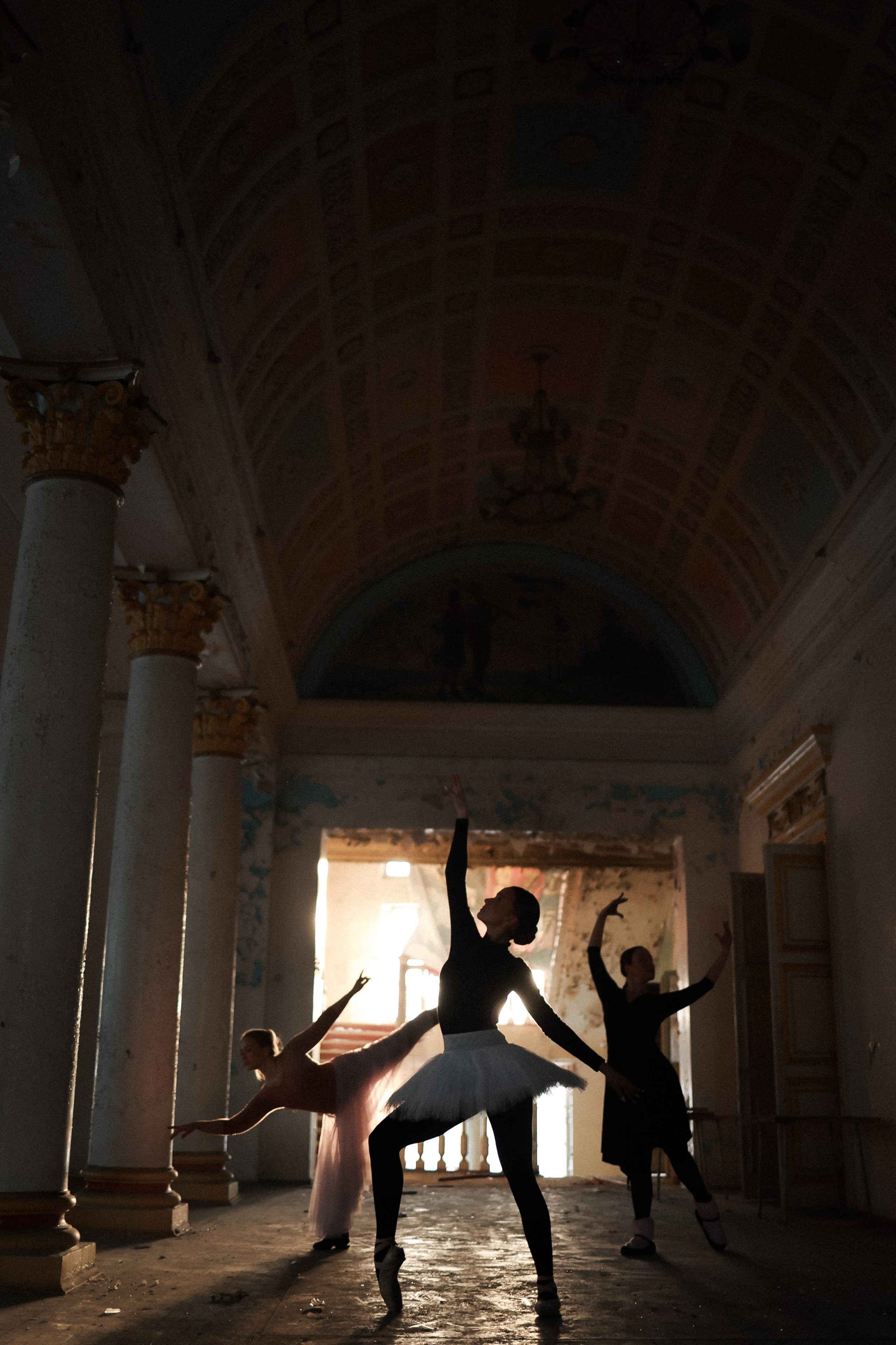 Проект в заброшенном ДК. Семейный свадебный фотограф Семен Егоров