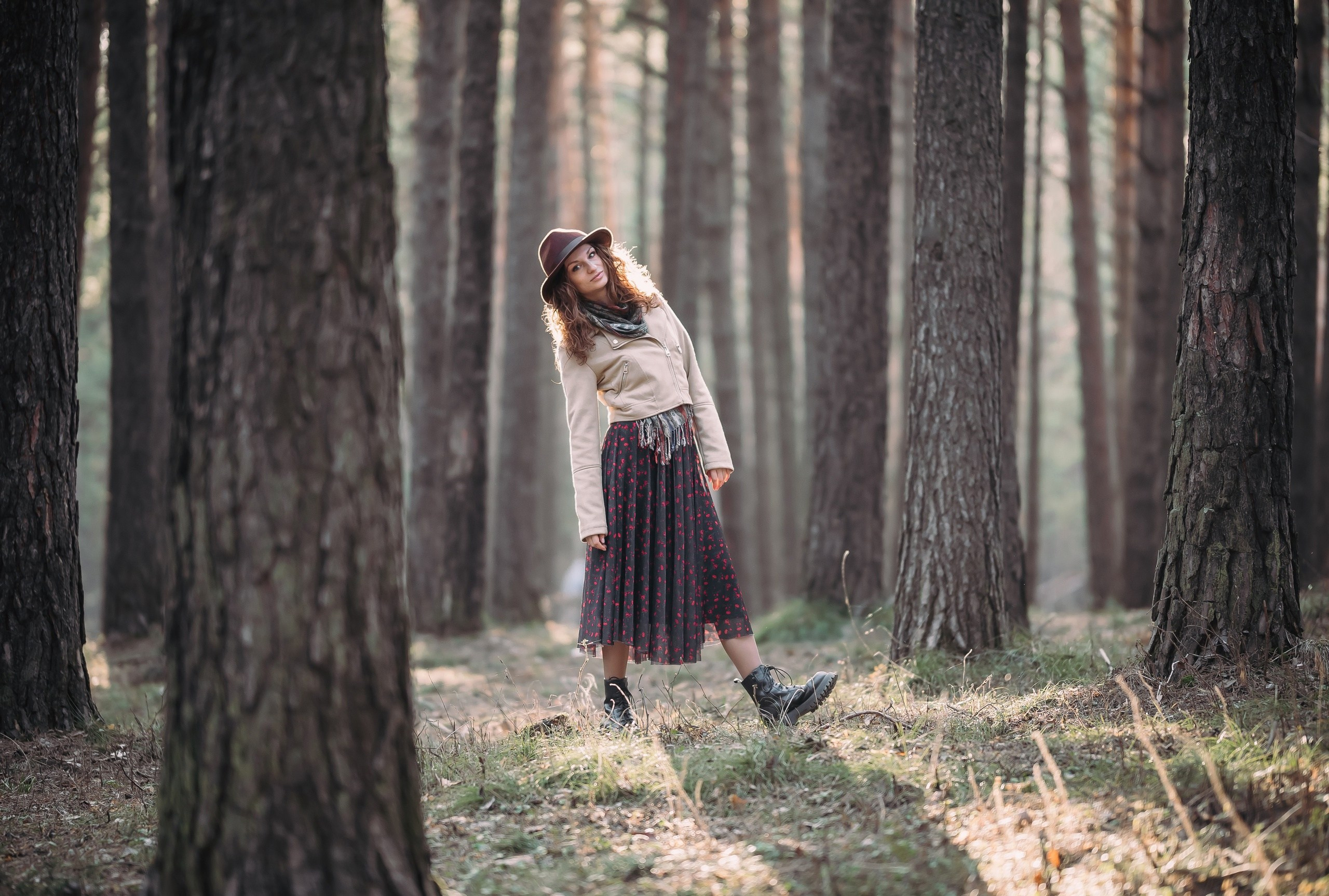 Прогулочная фотосессия в лесу