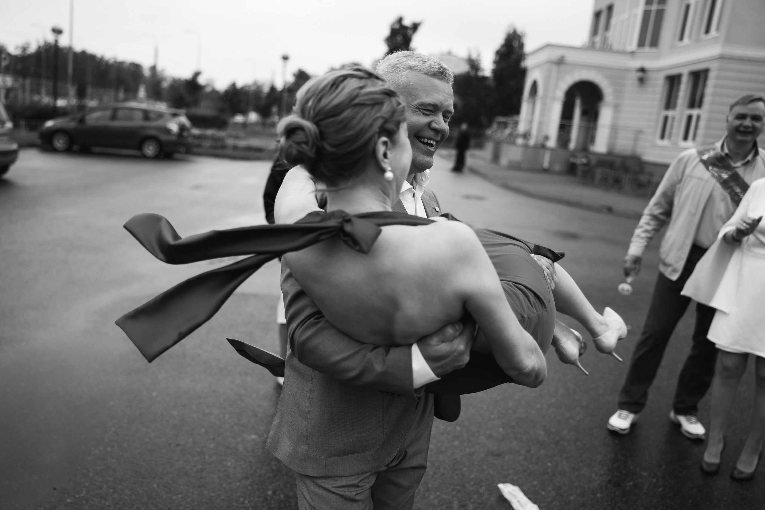 Дождь и поцелуи. Свадебный и семейный Фотограф Денис Кошель