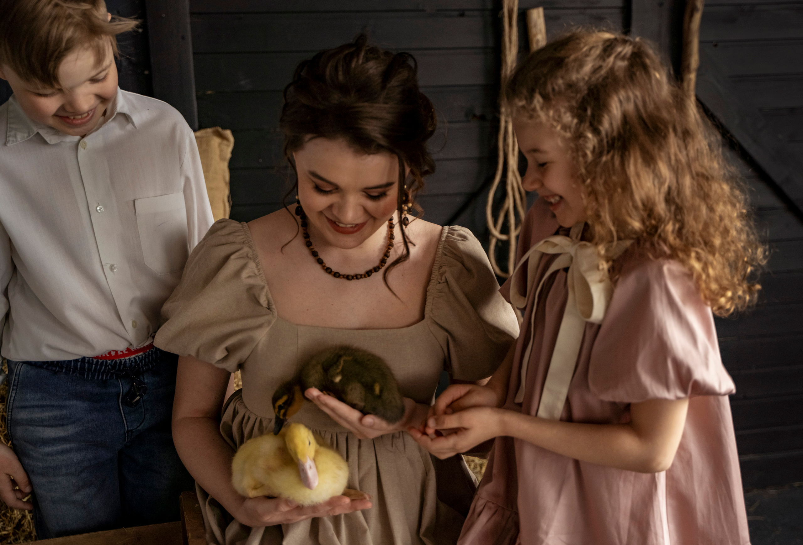 Анастасия с детьми. Главная