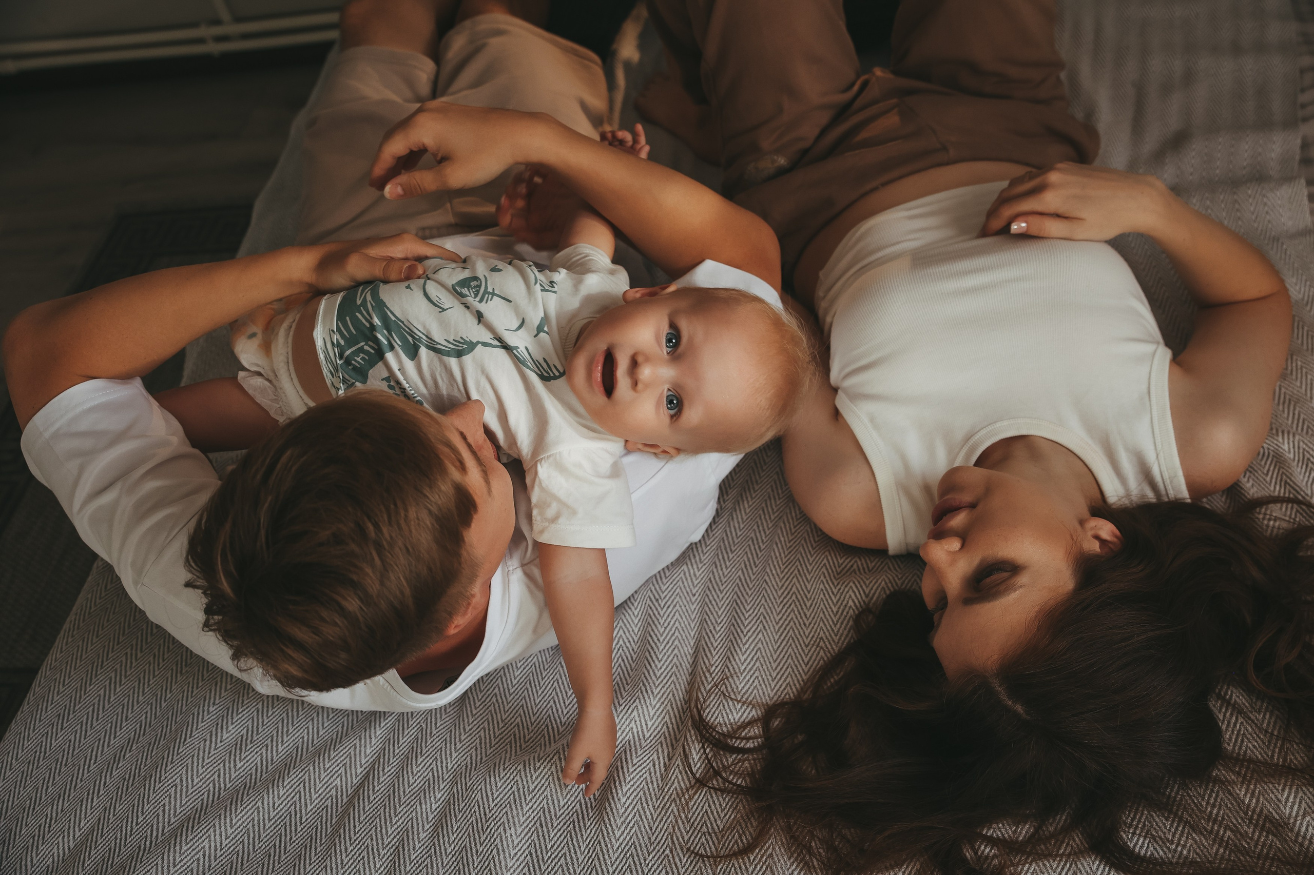 Семейная фотосессия дома Домашняя фотосессия Фотосессия беременности. Фотограф Владимир Москва