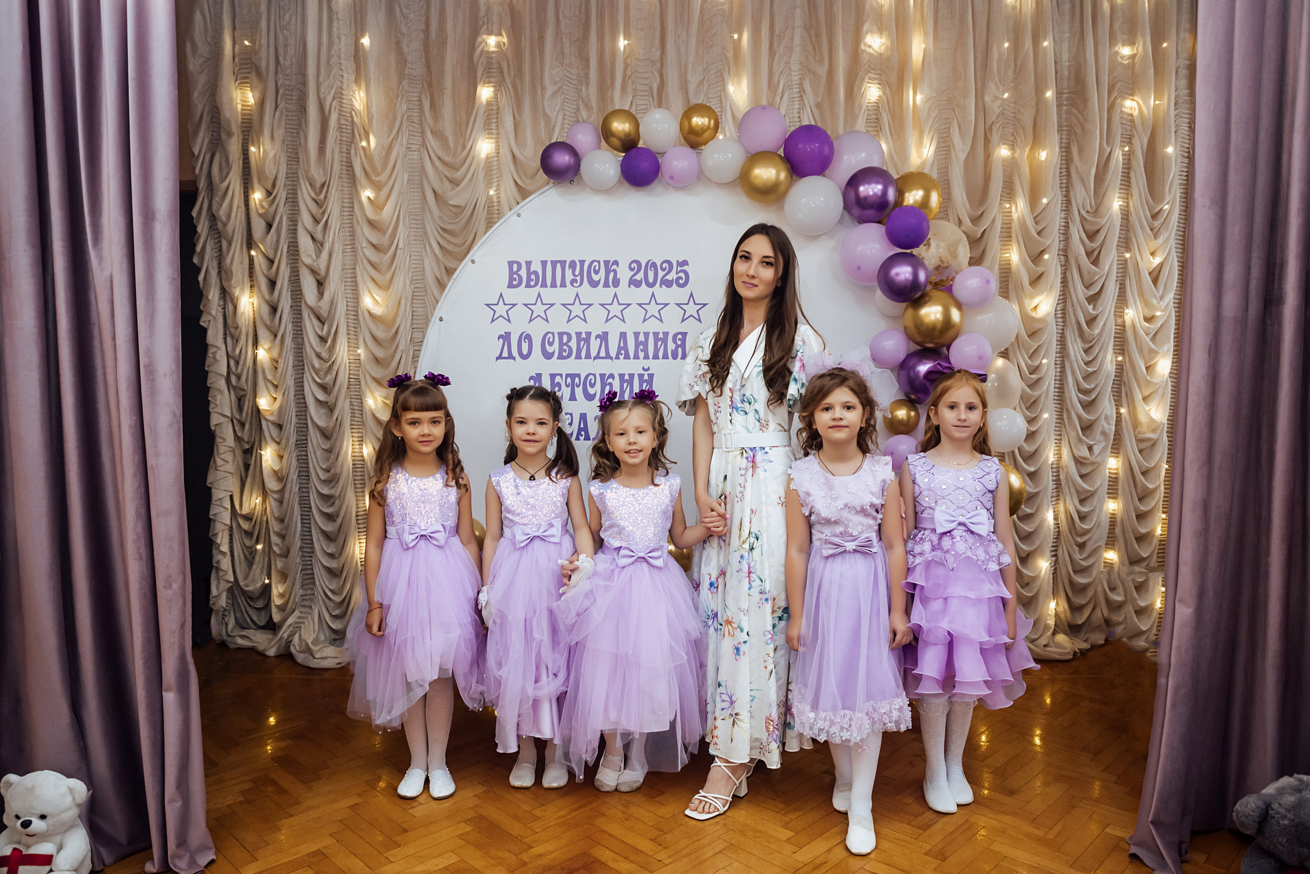 Утренник в детском саду. Https://malovafoto.ru