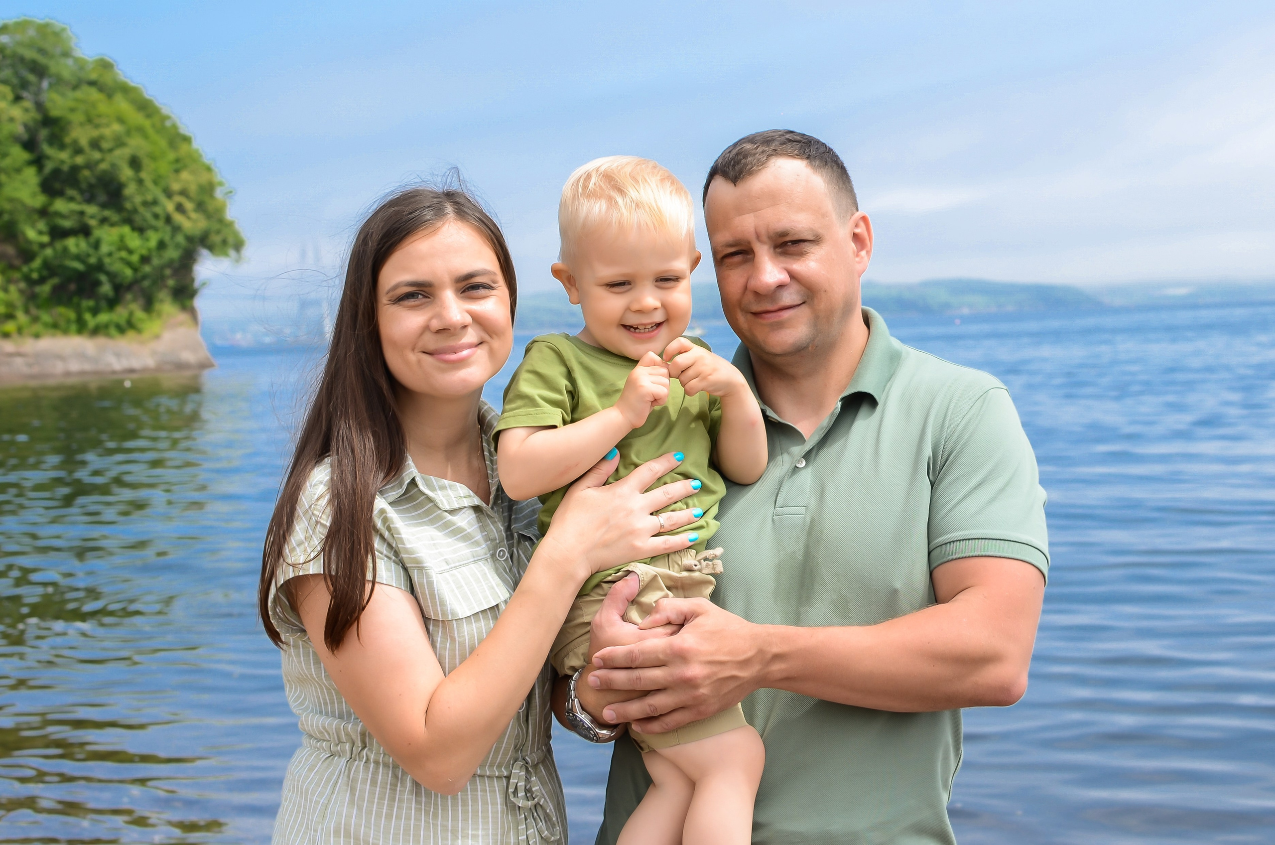 Семейная фотопрогулка Жени и Саши с сыном. Свадебный и семейный фотограф в Хабаровске Оксана Новикова