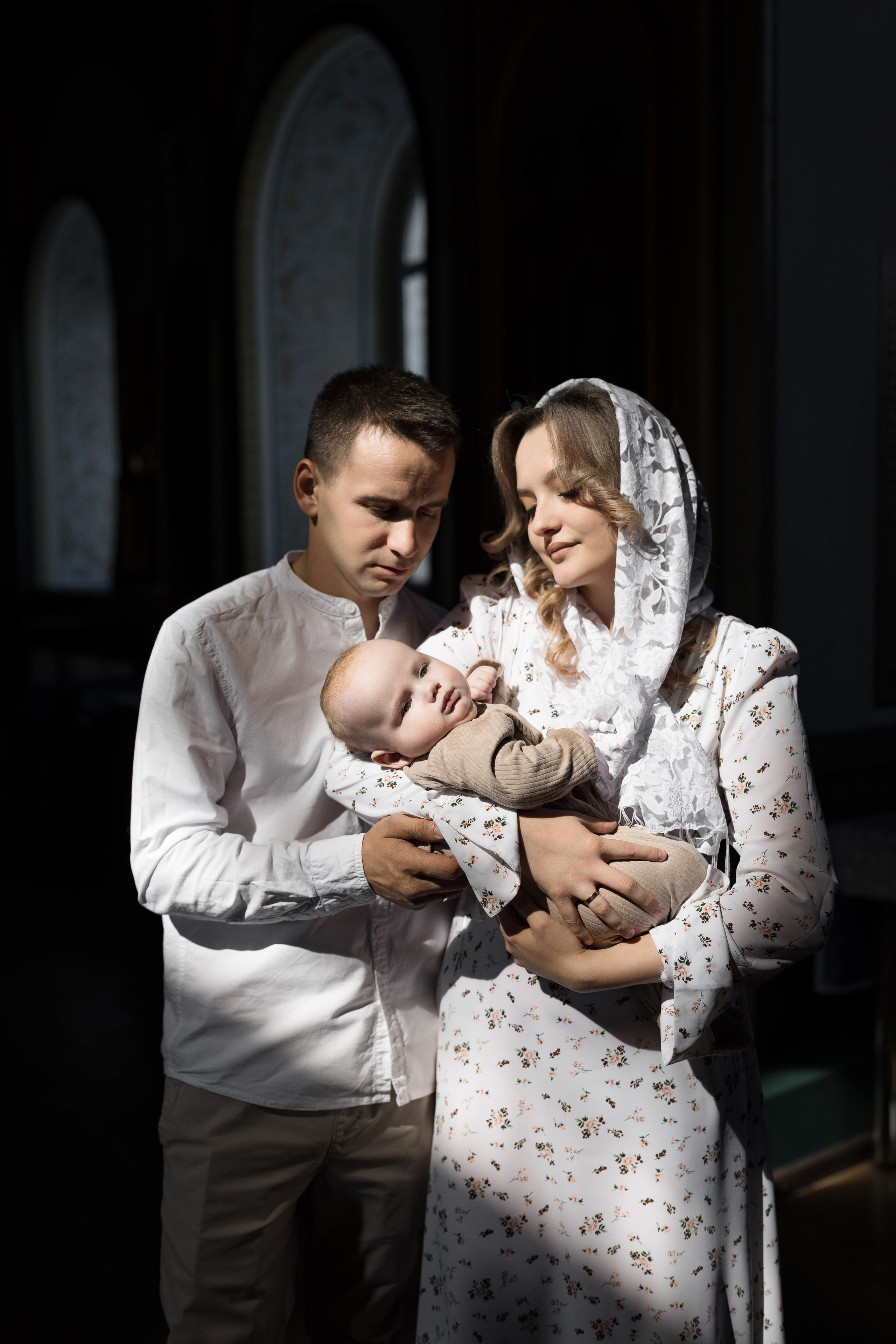 Крещение Михаила в Николаевской церкви. Анастасия Безуглова- свадебный фотограф в Таганроге