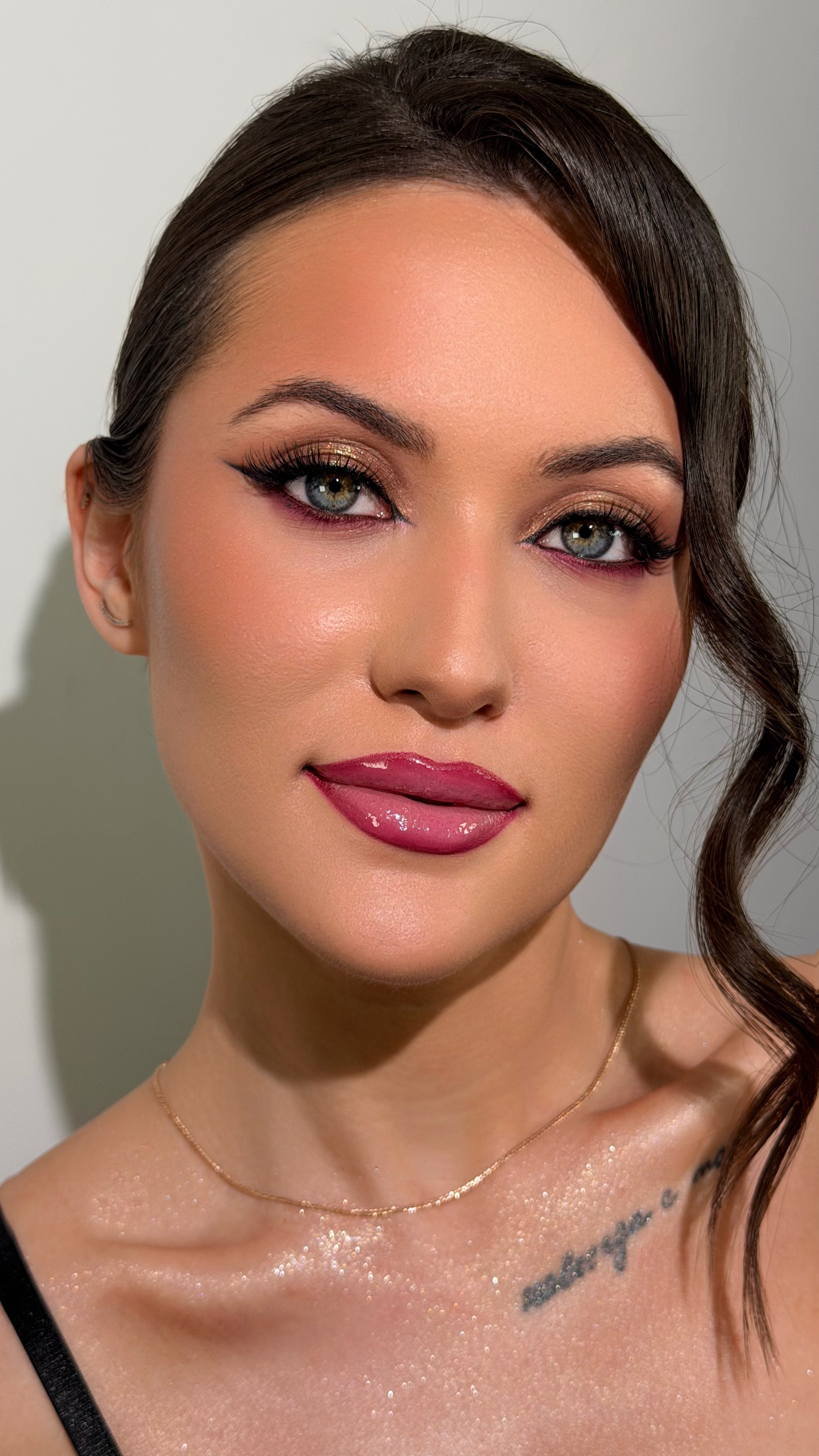 Образы. Студия визажистов, стилистов по прическам, бровистов и мастеров по ресницам