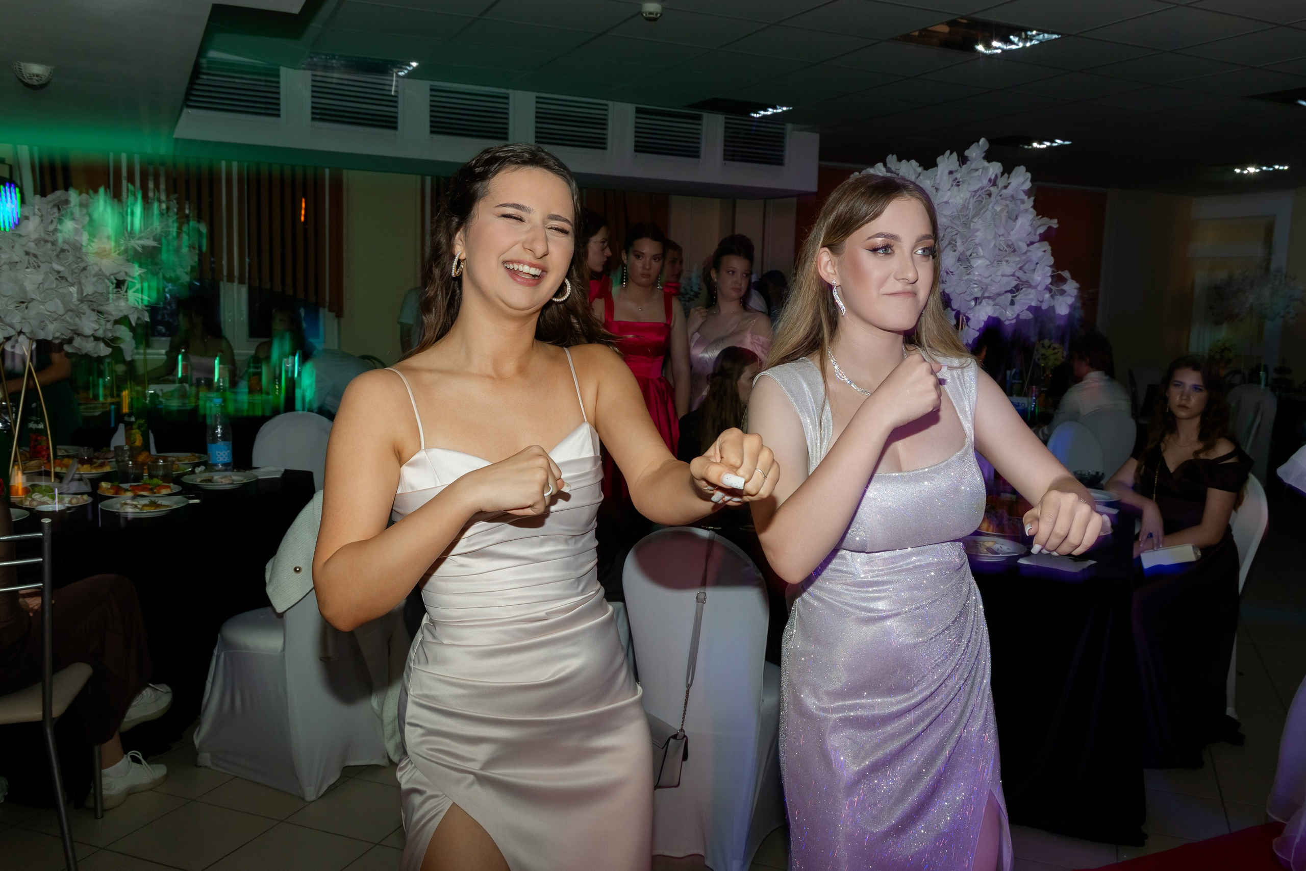 Школьный выпускной 2025 год в Минске, Беларуси. Свадебный фотограф в Минске/Беларуси Сергей Спиридонов