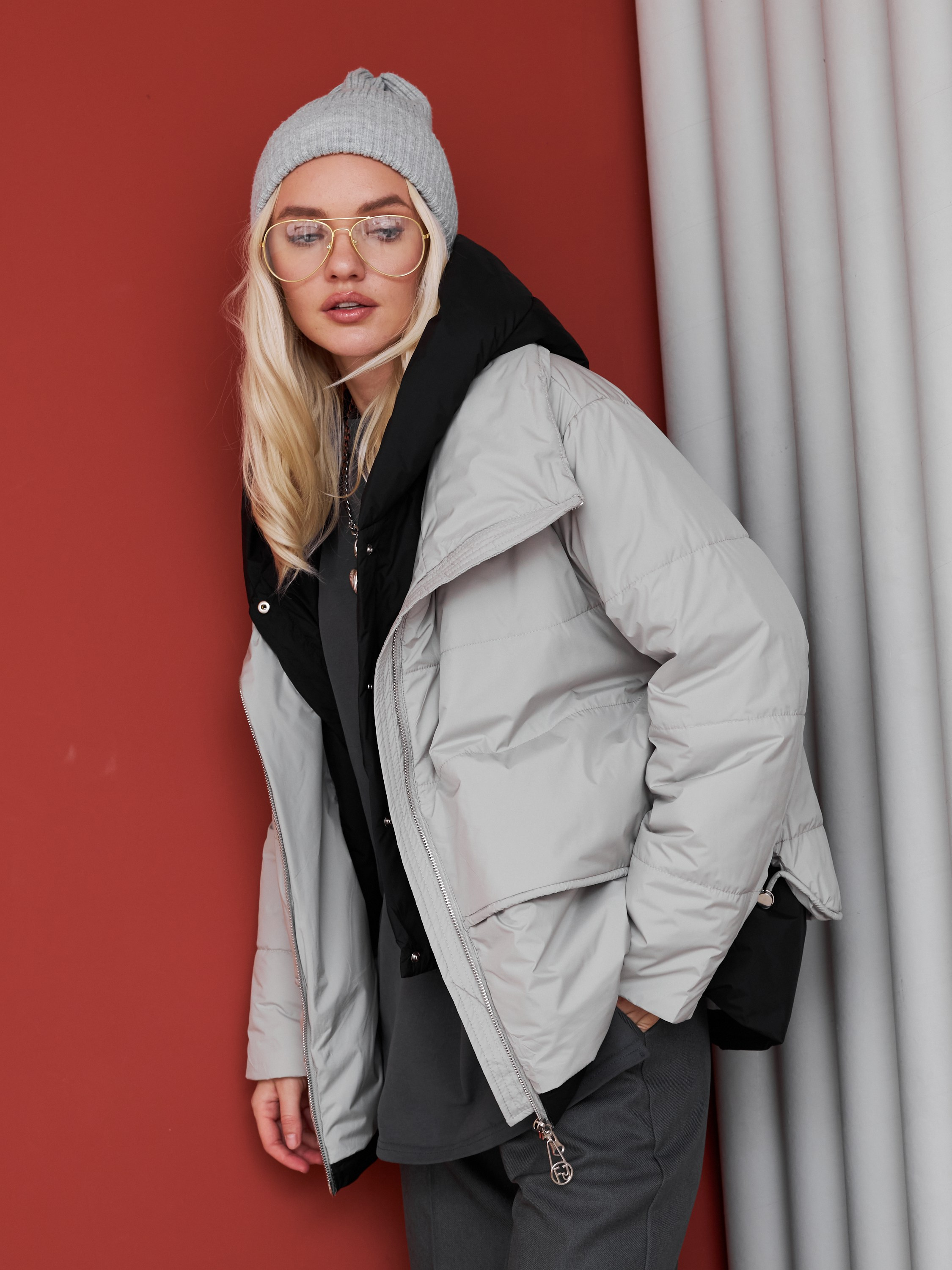 Фотосъемка курток Екатеринбург Wildberries ВБ Ozon Озон фотосессия одежды Екб заказать цена фотосъемка товара WB маркетплейс верхняя одежда. Фотограф Екатеринбург Анастасия Жерновская | Маркетплейсы и нейрофото