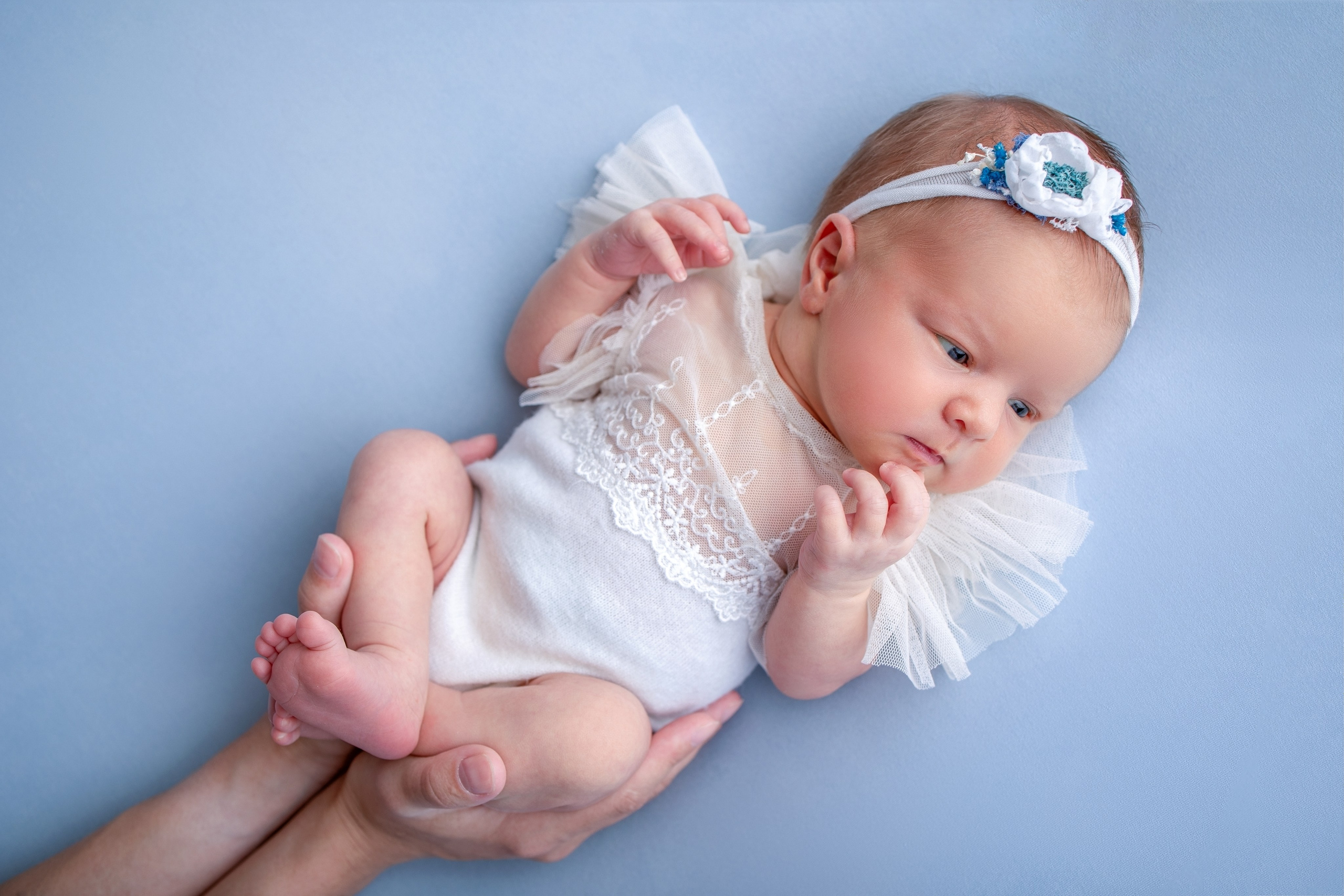 Нежная и милая фотосессия первых дней жизни Вашего ребенка в Минске. Фотограф новорождённых Минск — стоимость newborn фотосессии в Минске