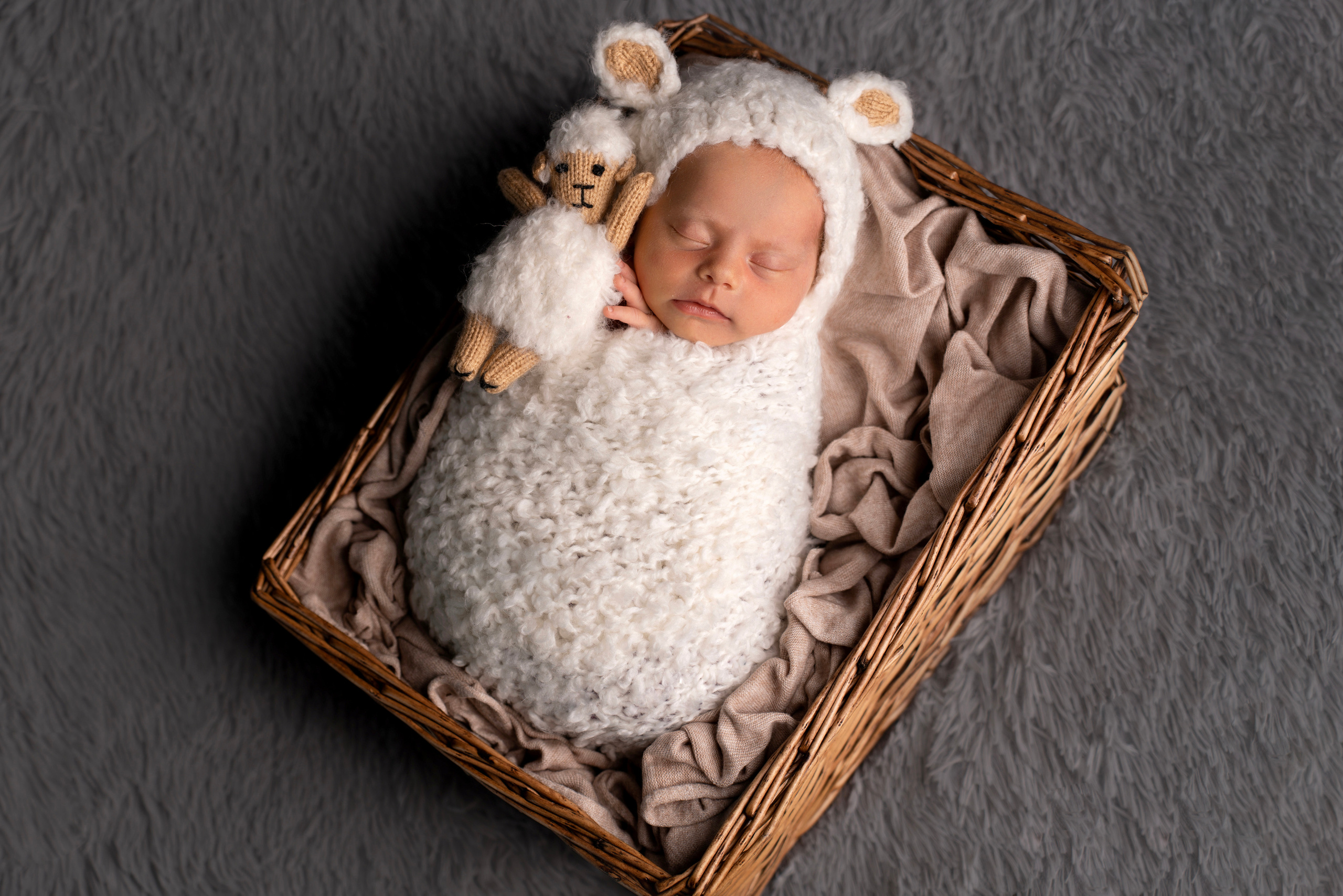 Ньюборн. Фотограф новорожденных Оренбург и свадебный фотограф Оренбург