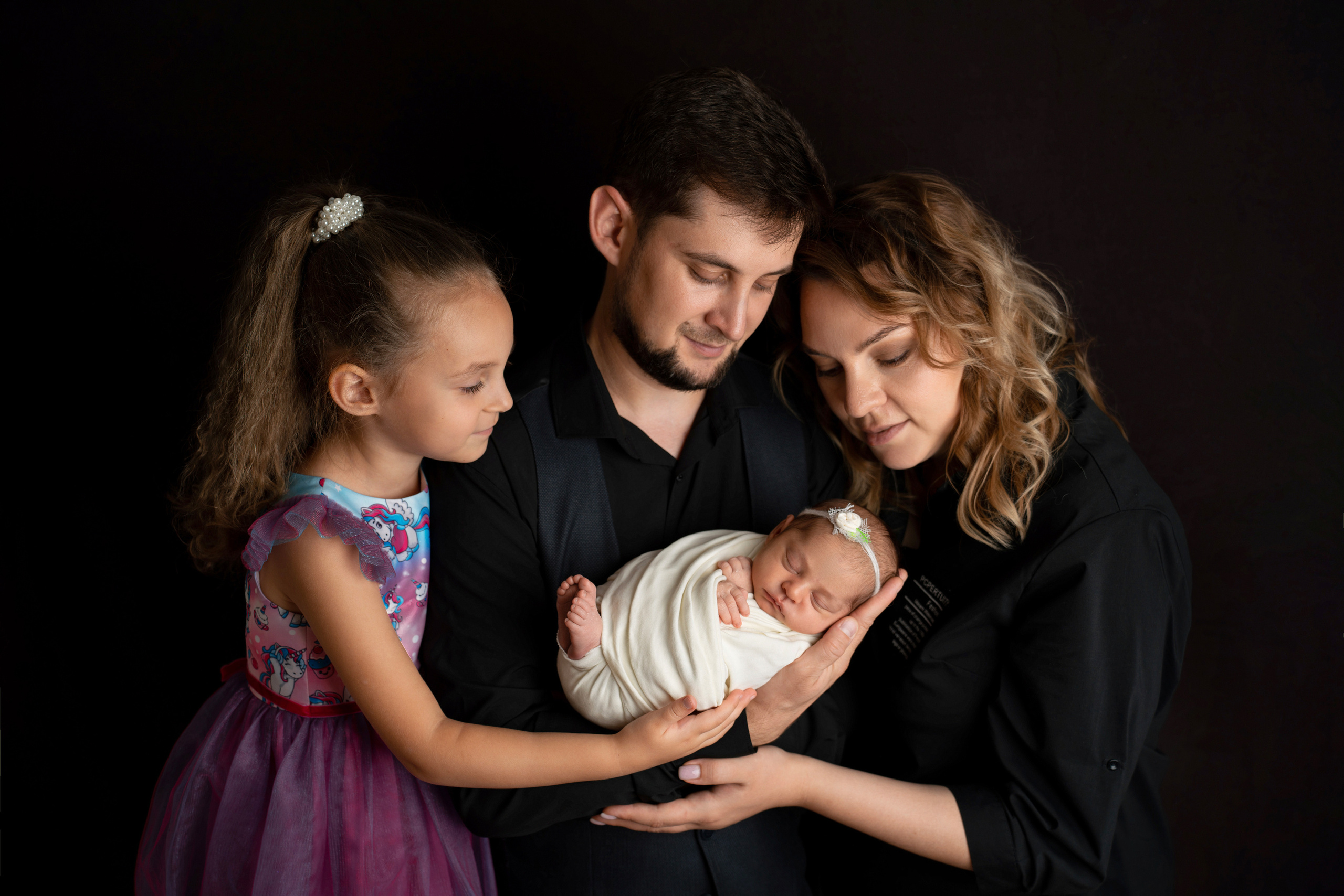 Фото с родителями/Макроснимки. Фотограф новорожденных Оренбург и свадебный фотограф Оренбург