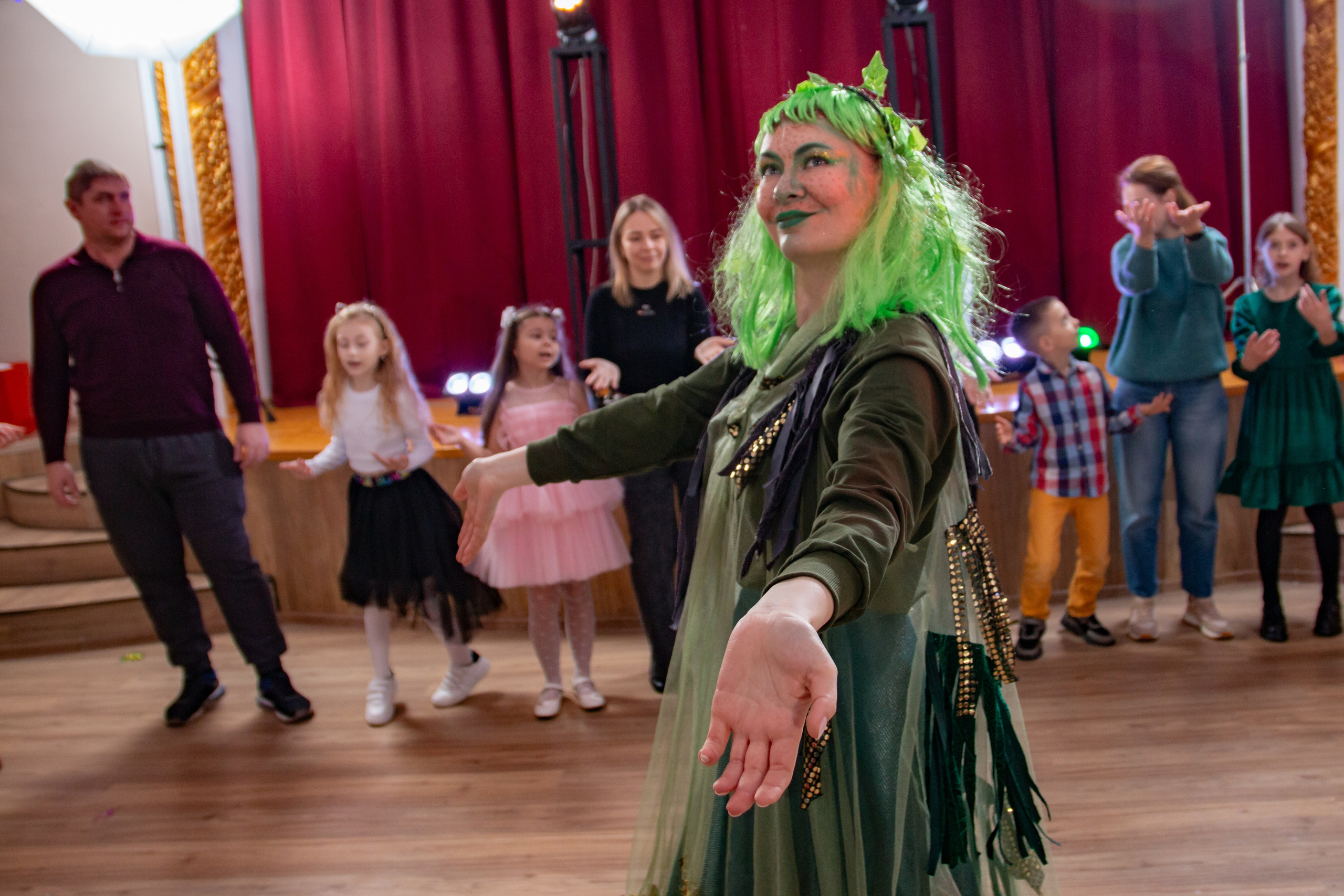 Новогодный утренник ДК Строитель г. Новоалександровск 23.12.2023. Главная