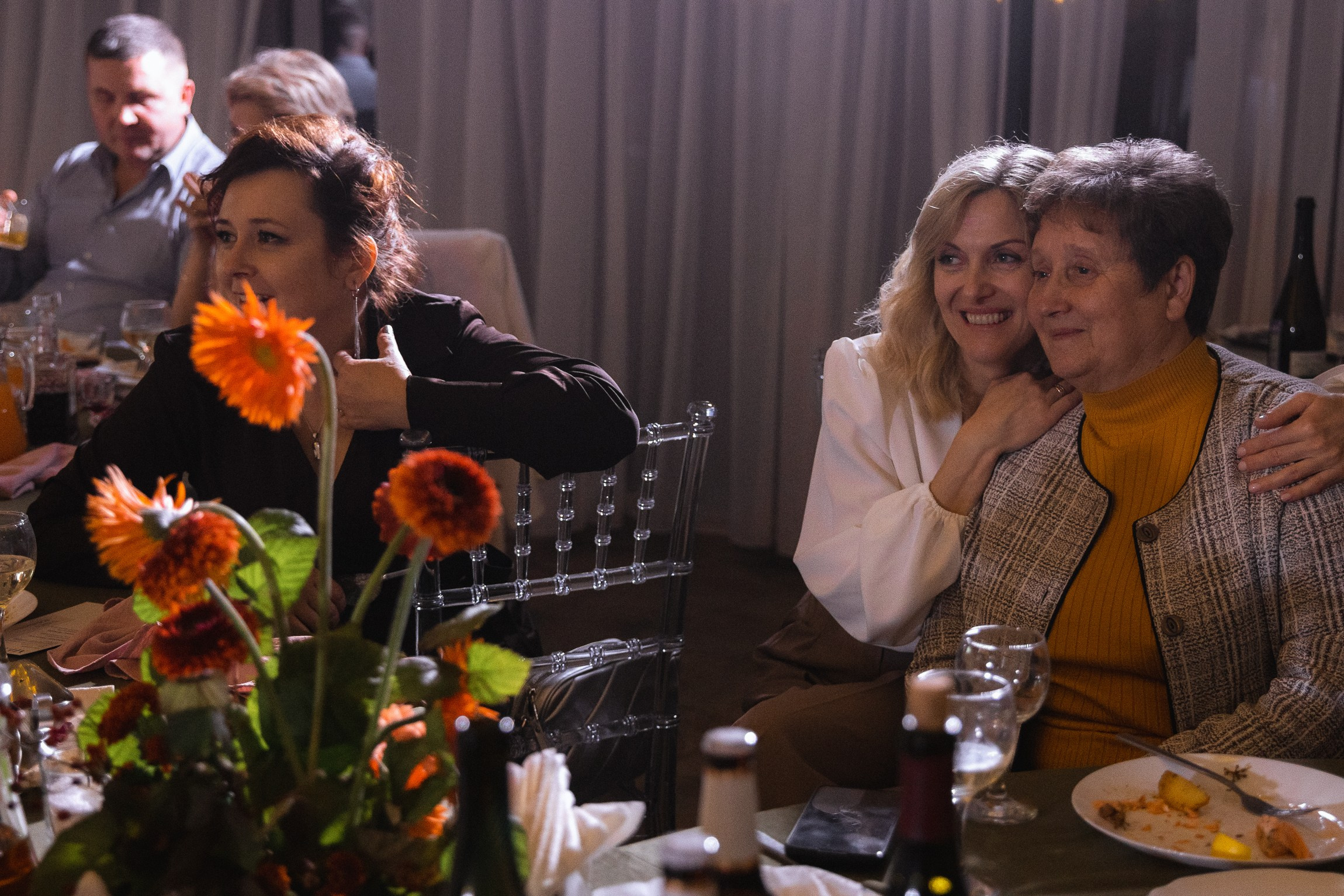 Two people swiped right. Свадебный фотограф Ярославль, Рыбинск